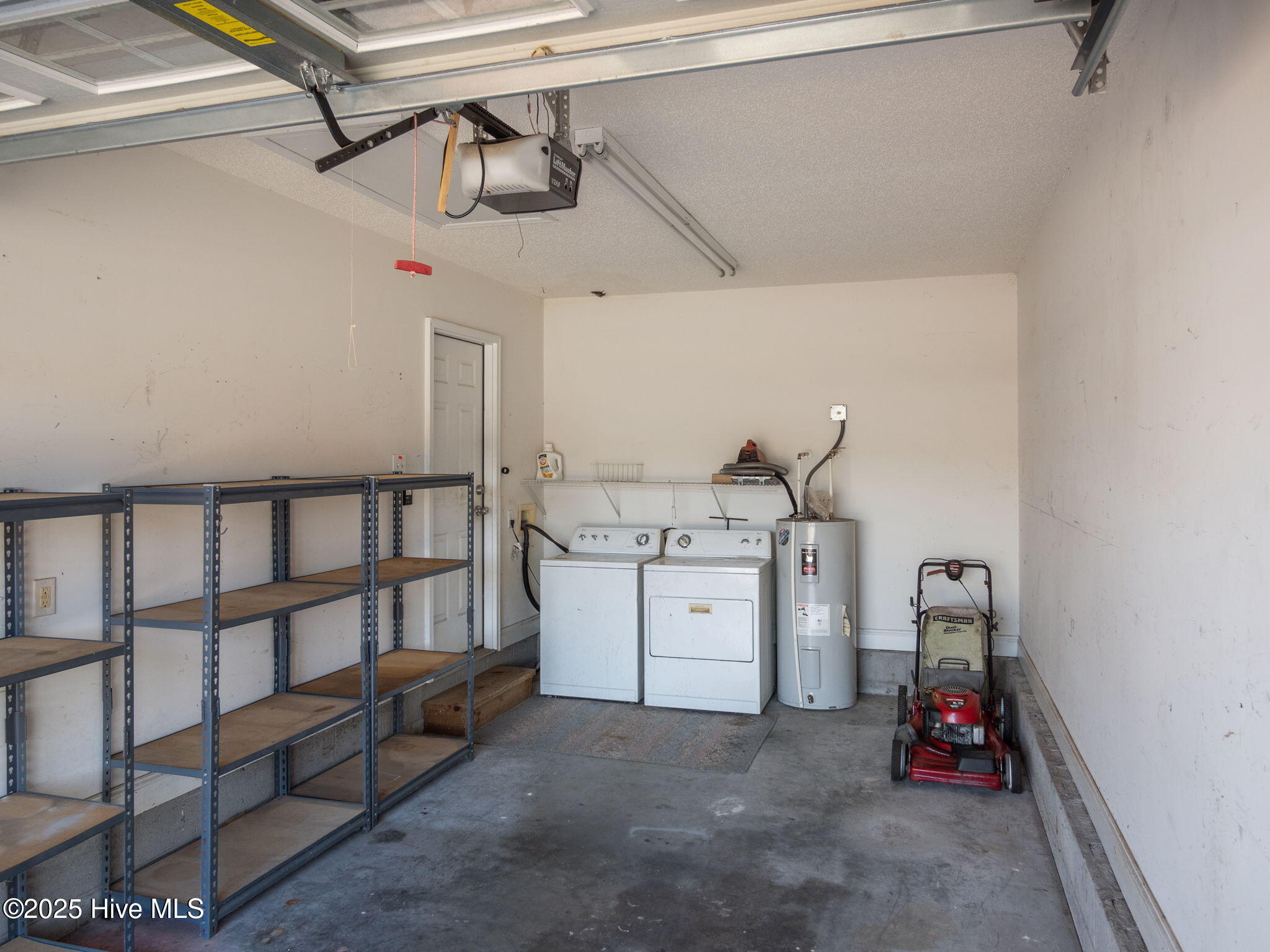 100545105 | Photo 51