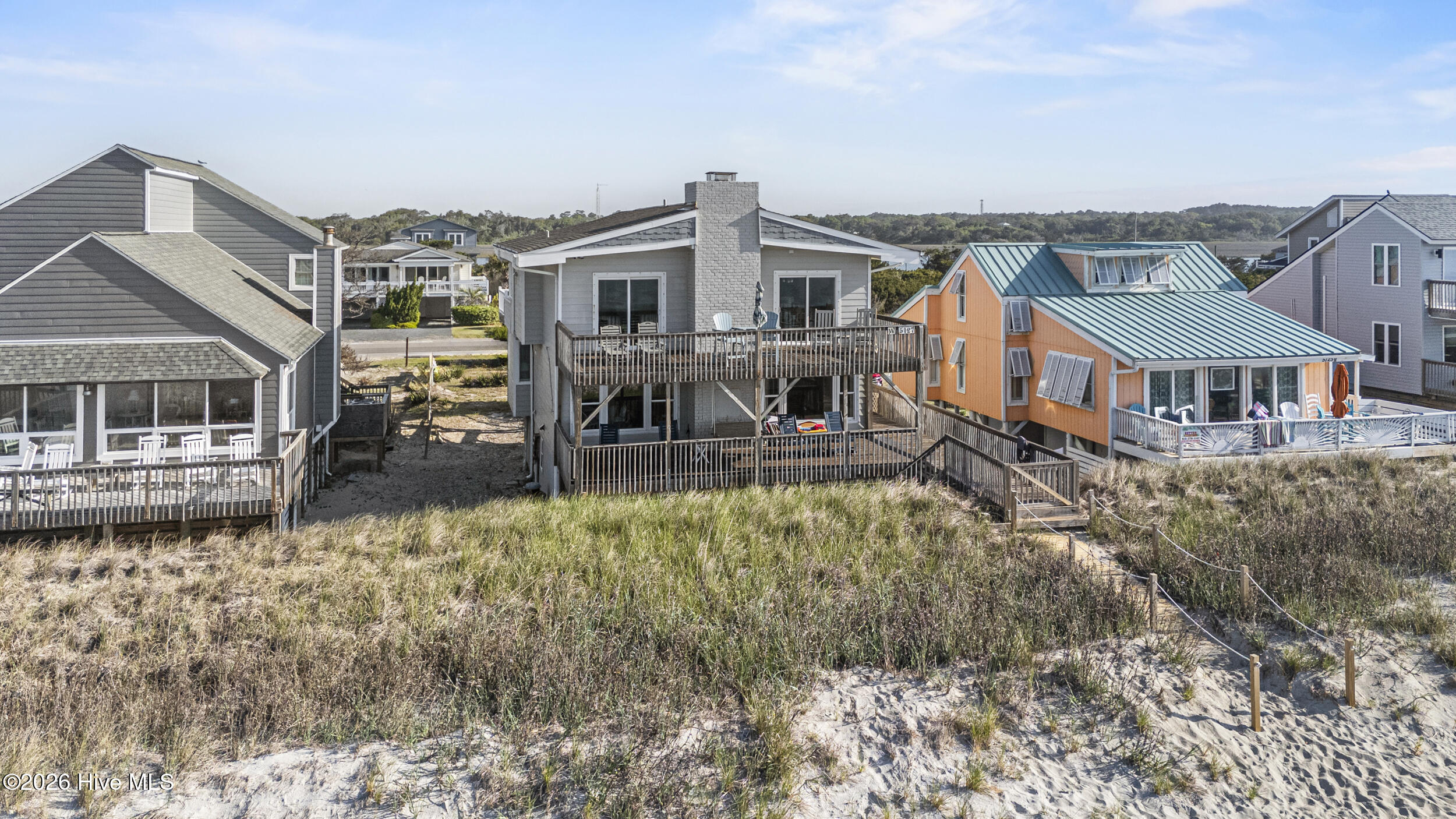 100568545 | Photo 64