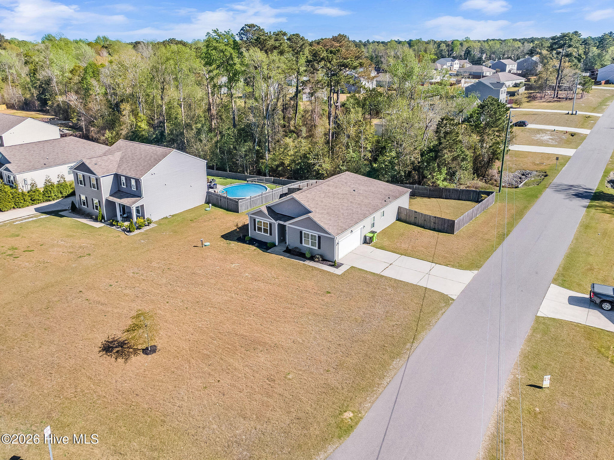 100562701 | Photo 62