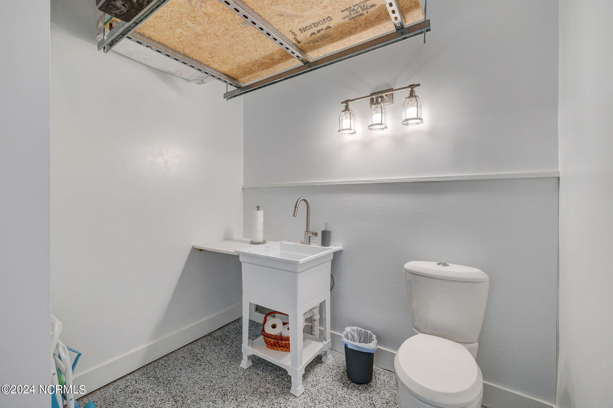 100547028 | Photo 88