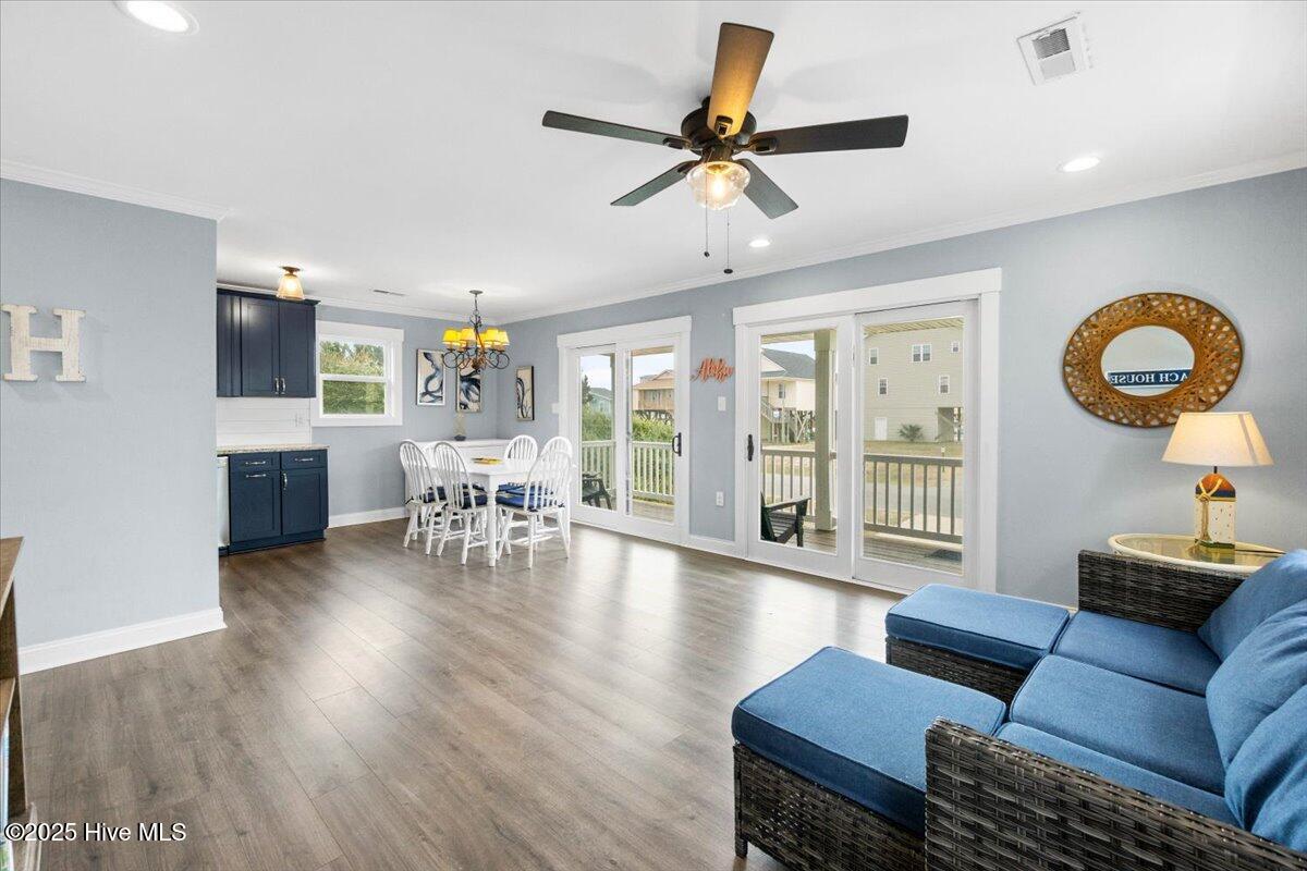 100493245 | Photo 12