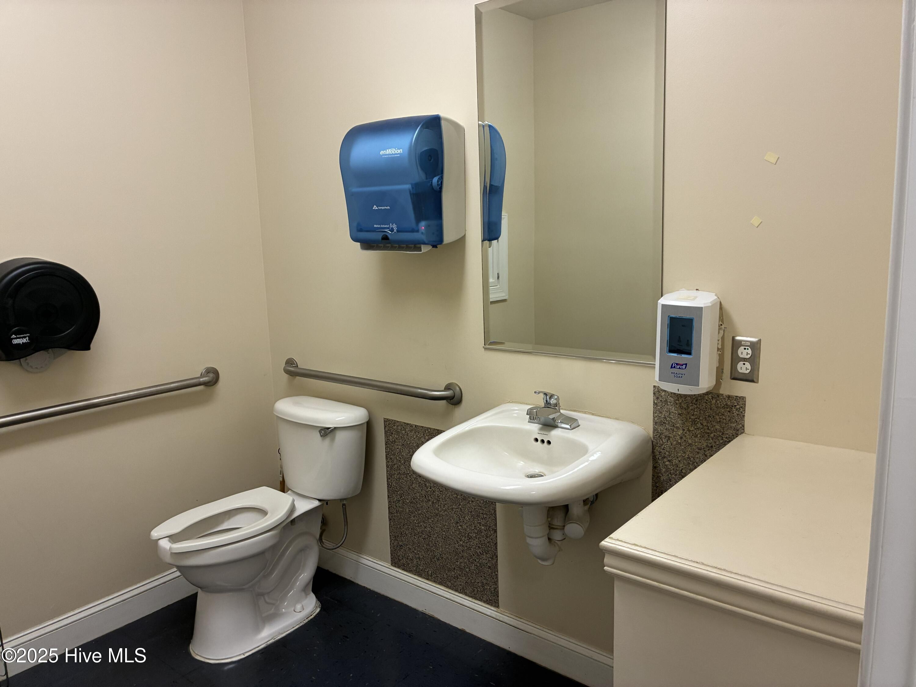 1177 N Road Street, Elizabeth City, NC, 27909