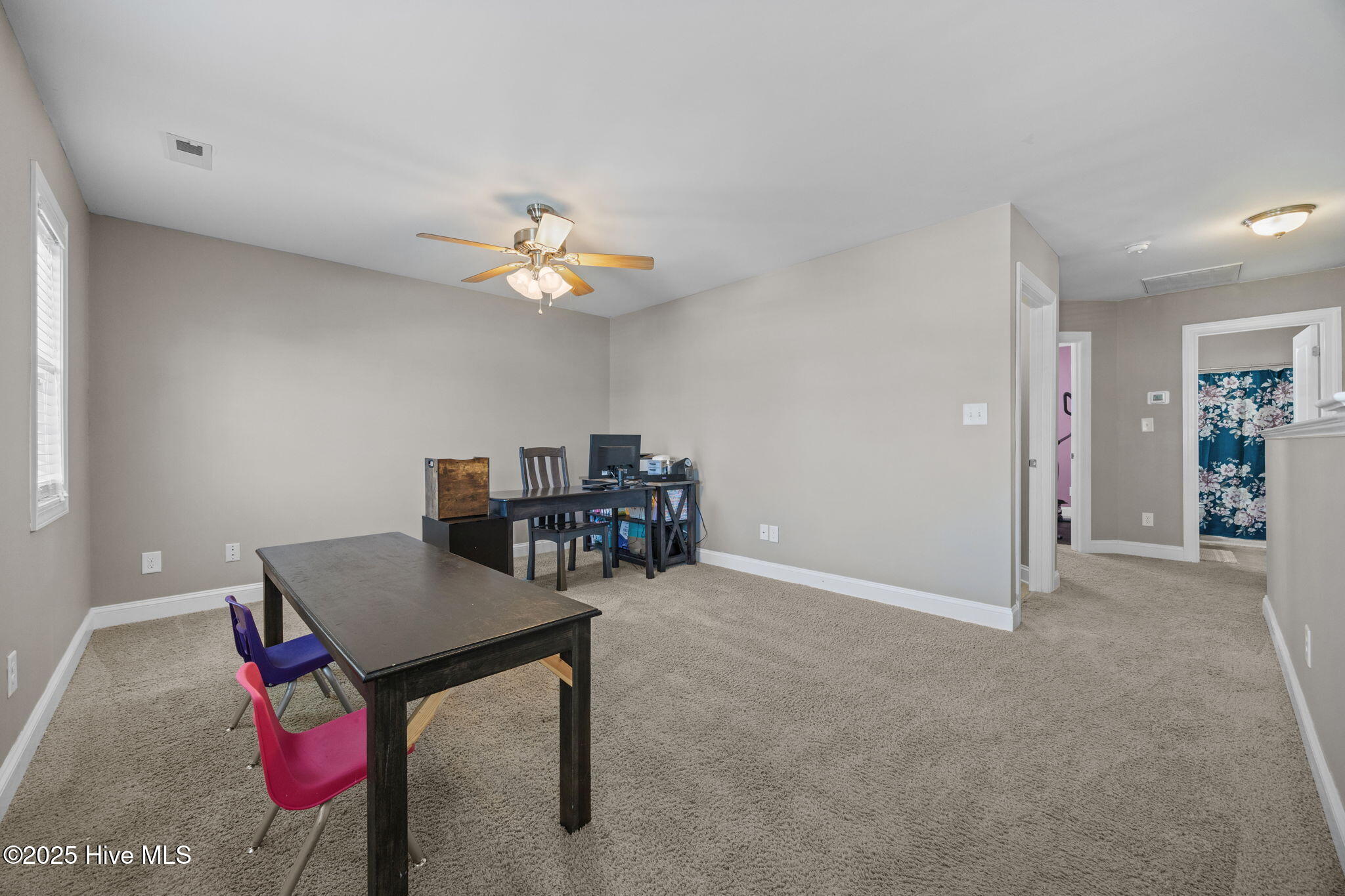 100533509 | Photo 25