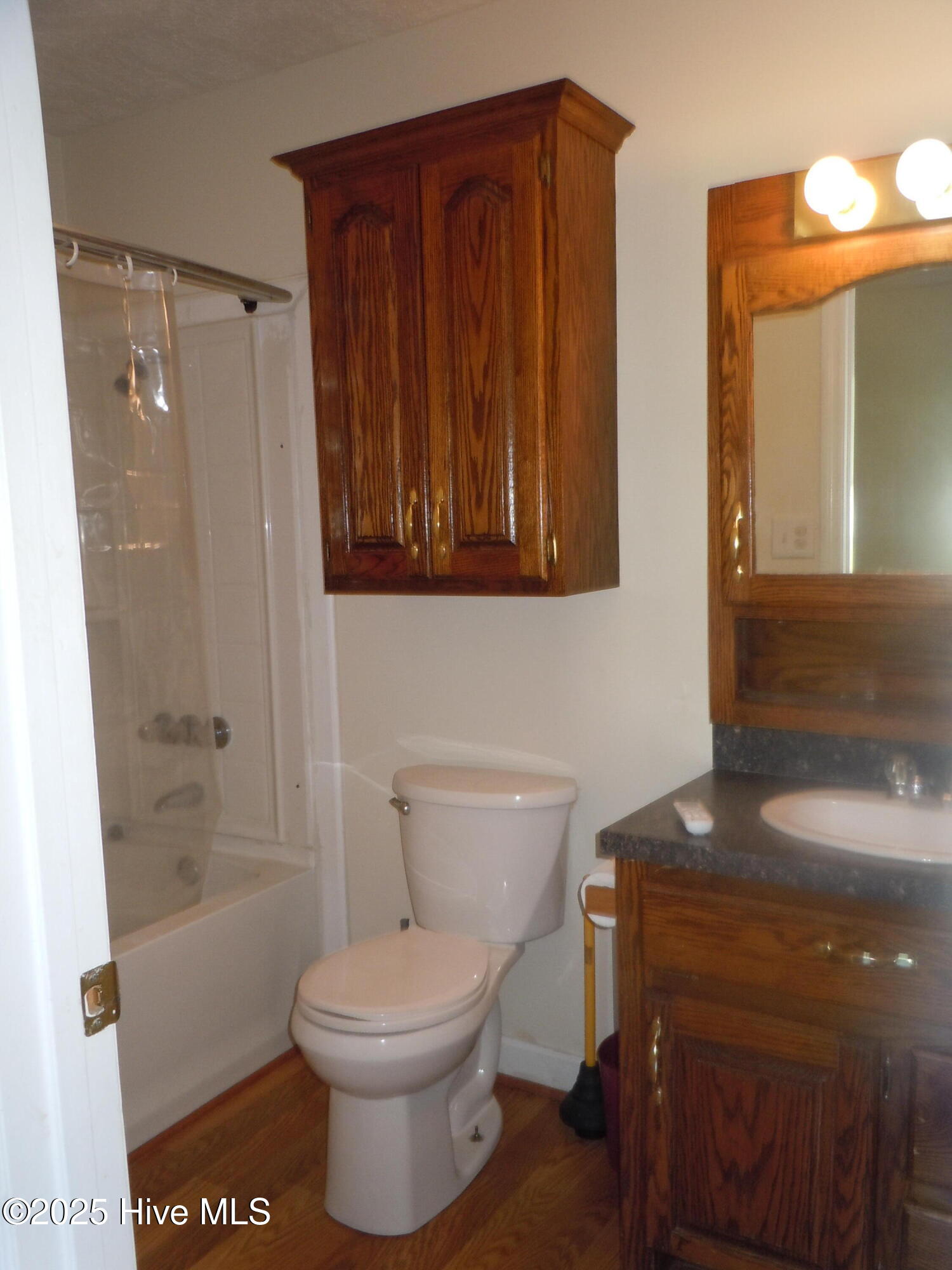 100528671 | Photo 37