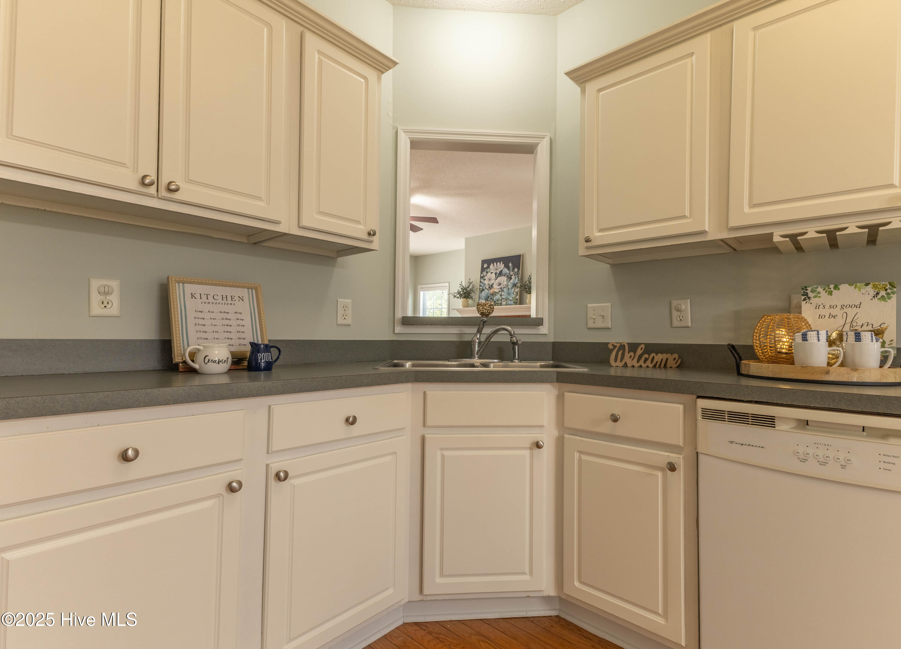 100535592 | Photo 19