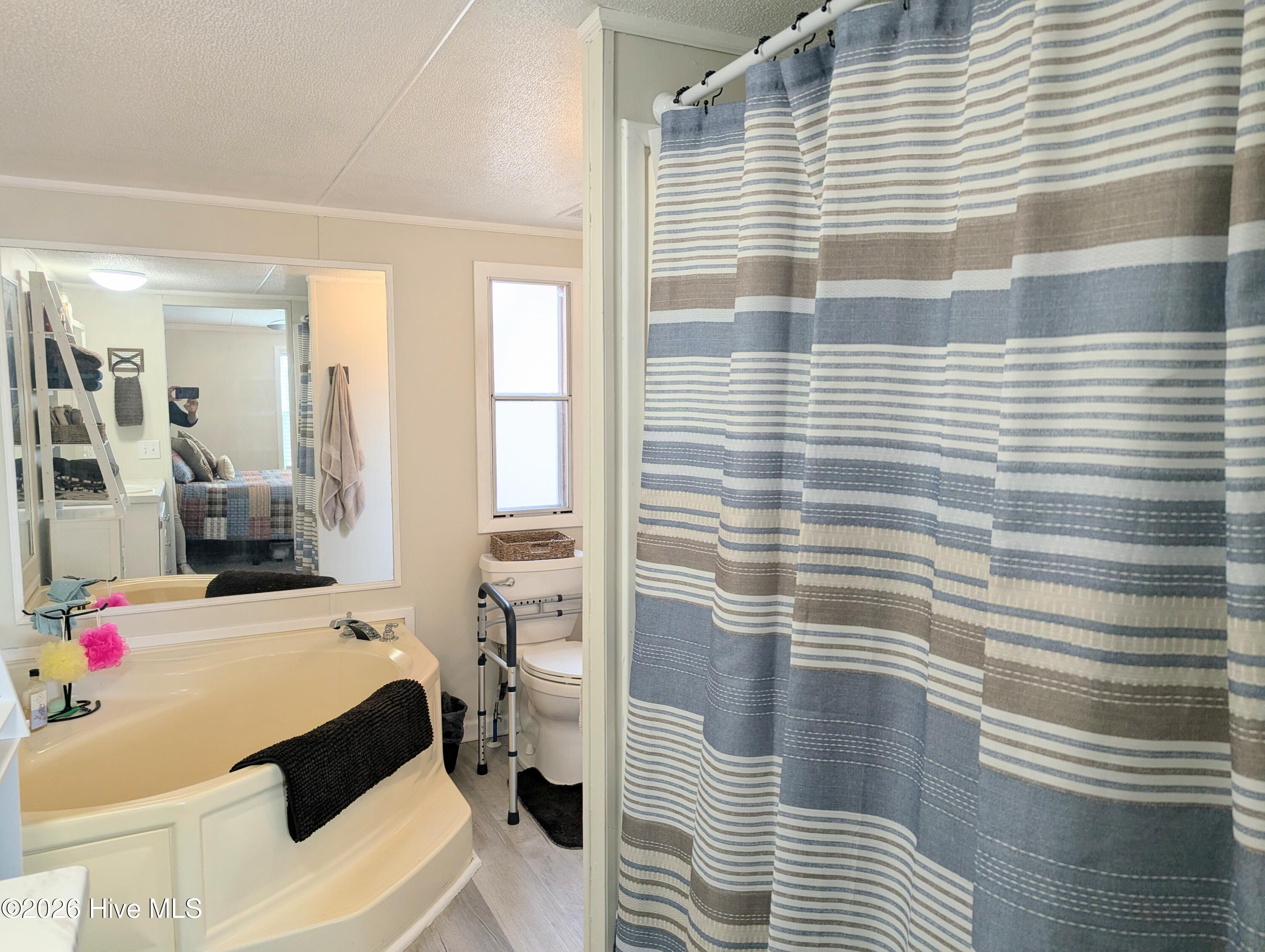 100556092 | Photo 15