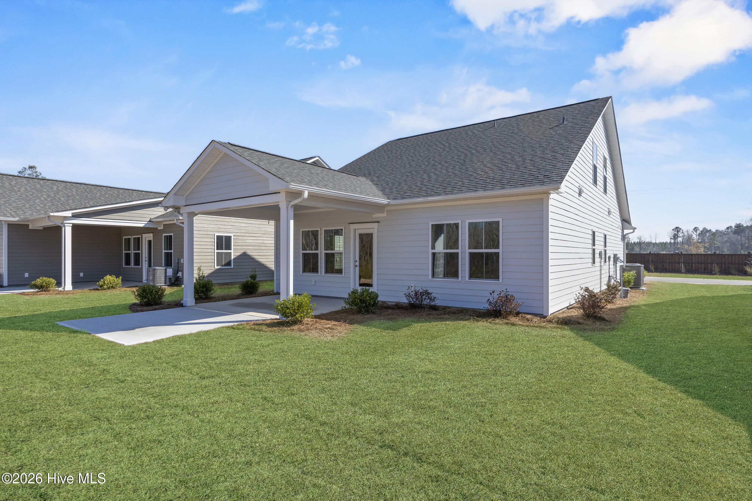 100527055 | Photo 38