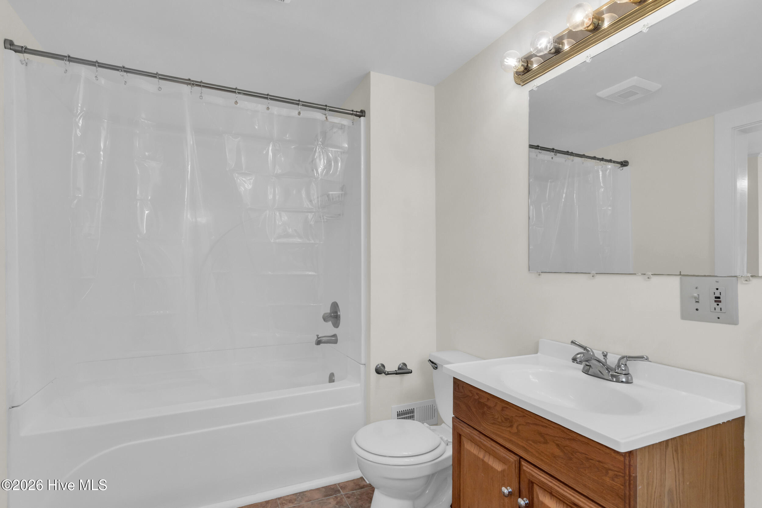 100528129 | Photo 39