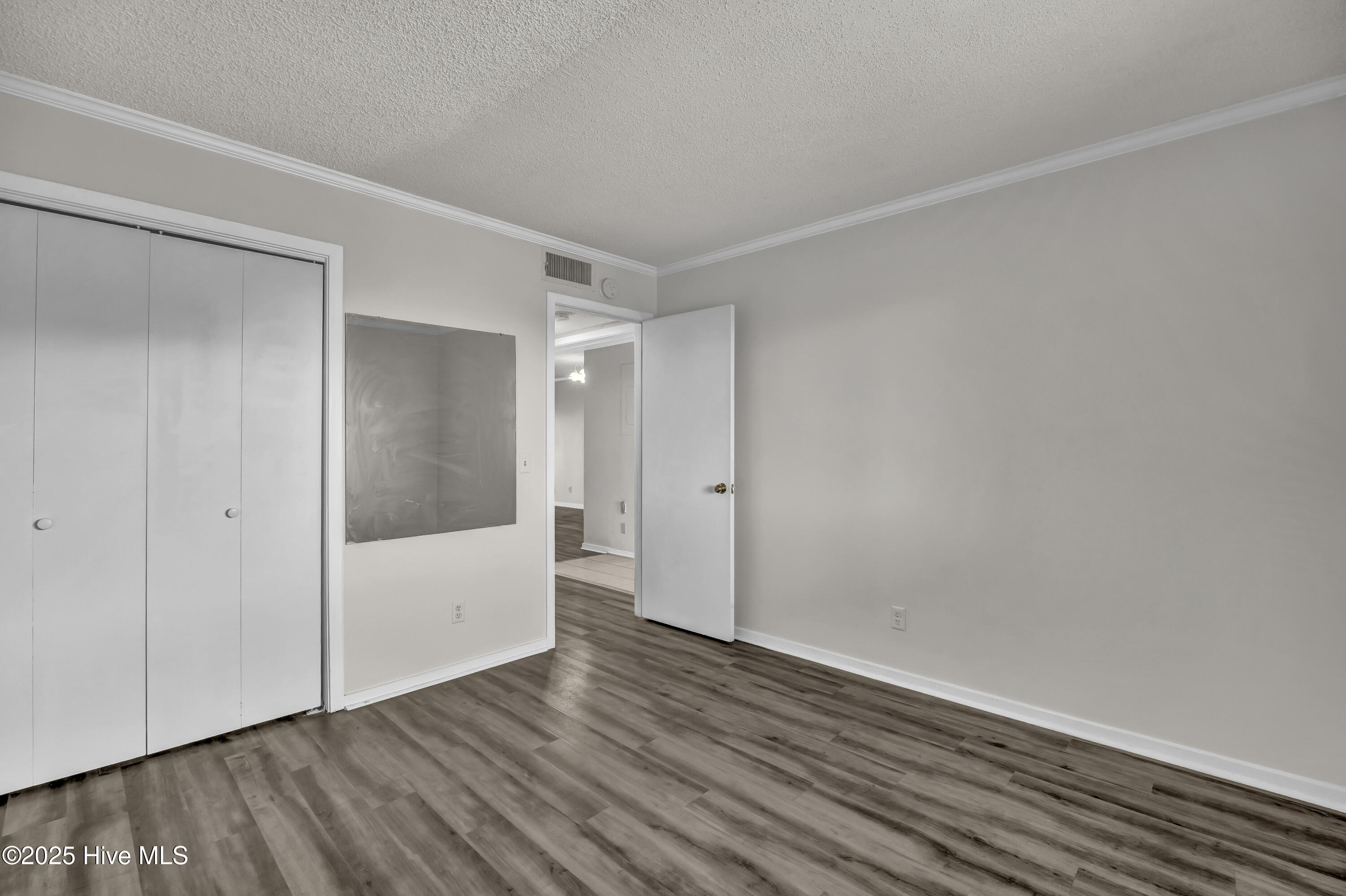 100516907 | Photo 18