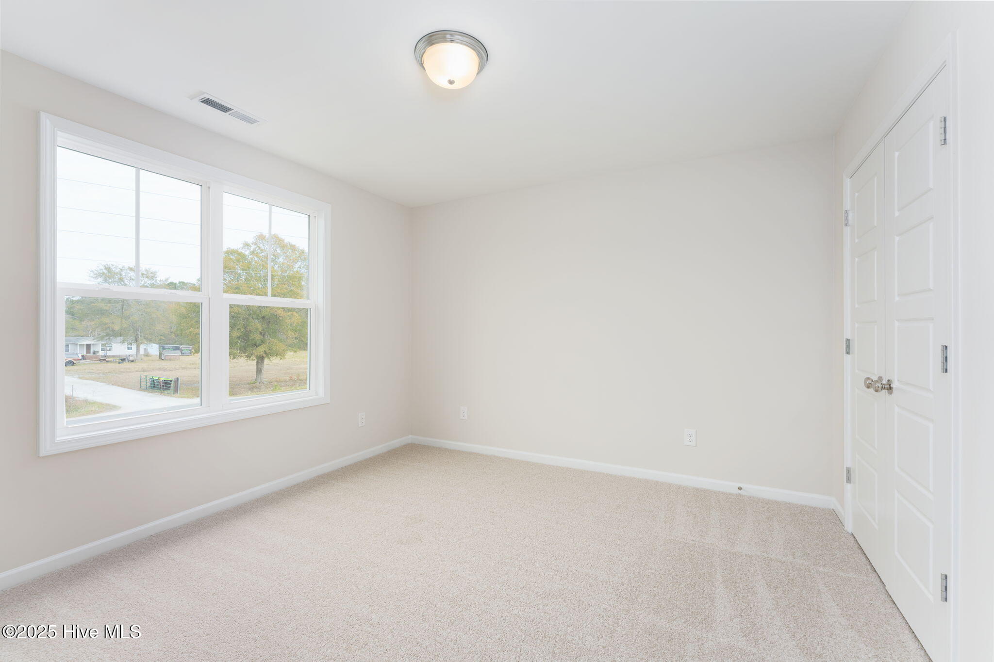 100508287 | Photo 40