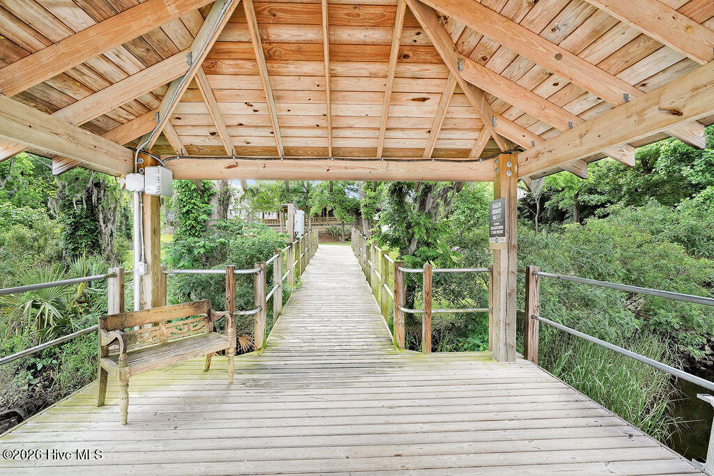 100549849 | Photo 63