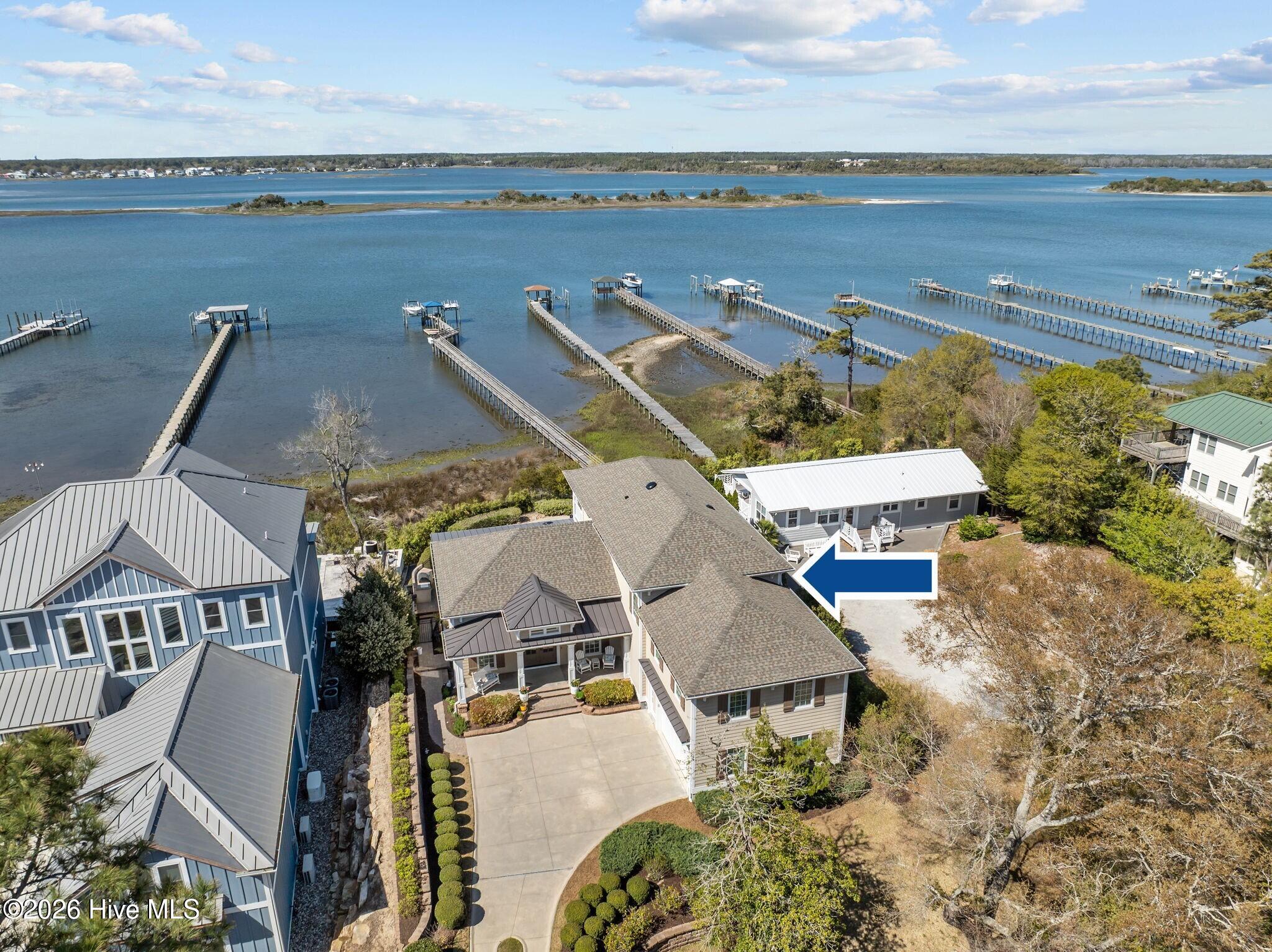 100564617 | Photo 64