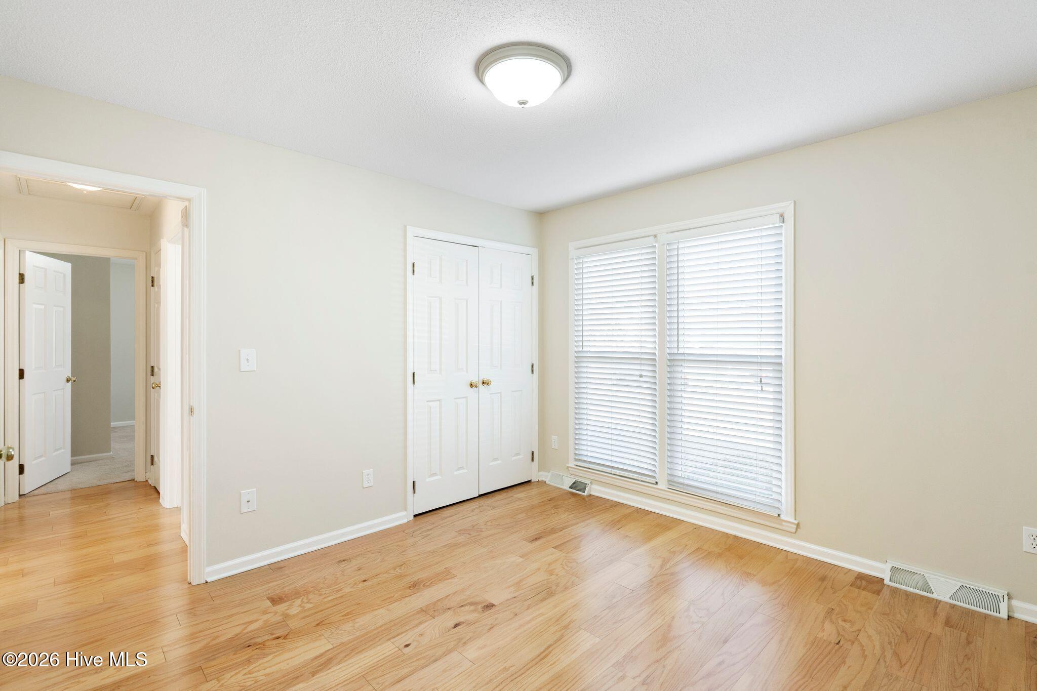 100556381 | Photo 32