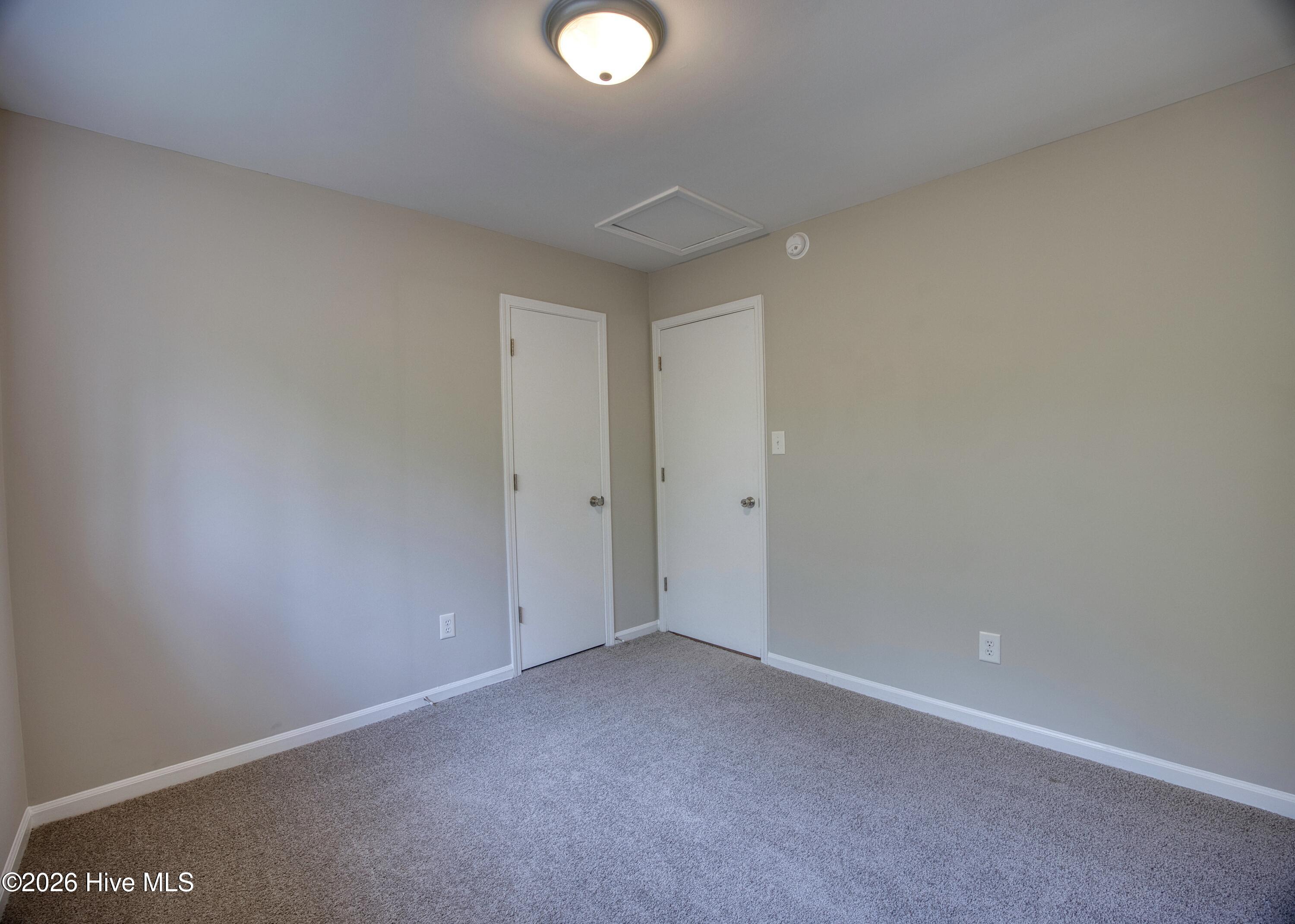 100561992 | Photo 23