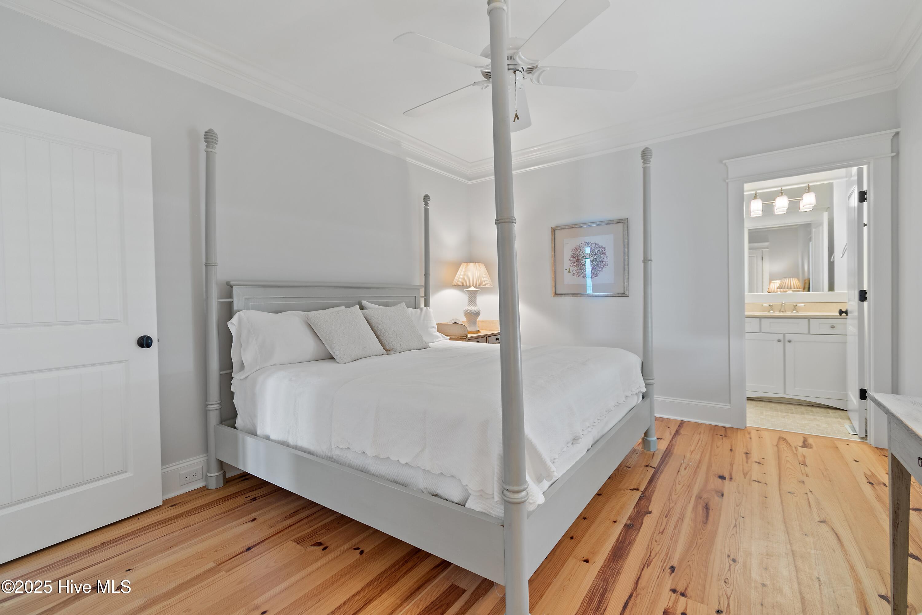 100519693 | Photo 24