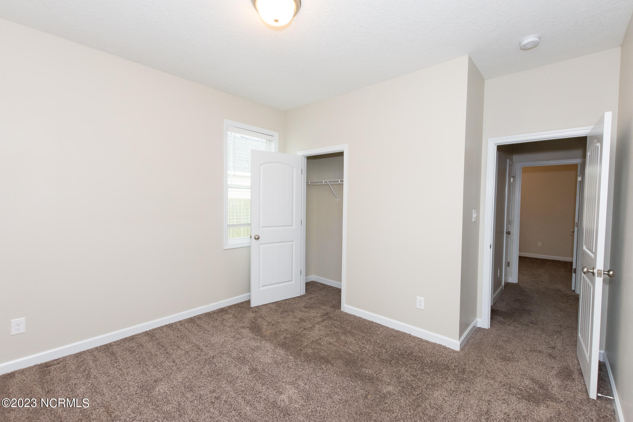 100543785 | Photo 28