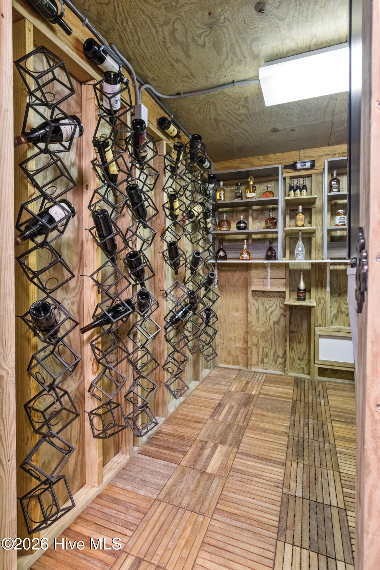 100558974 | Photo 50