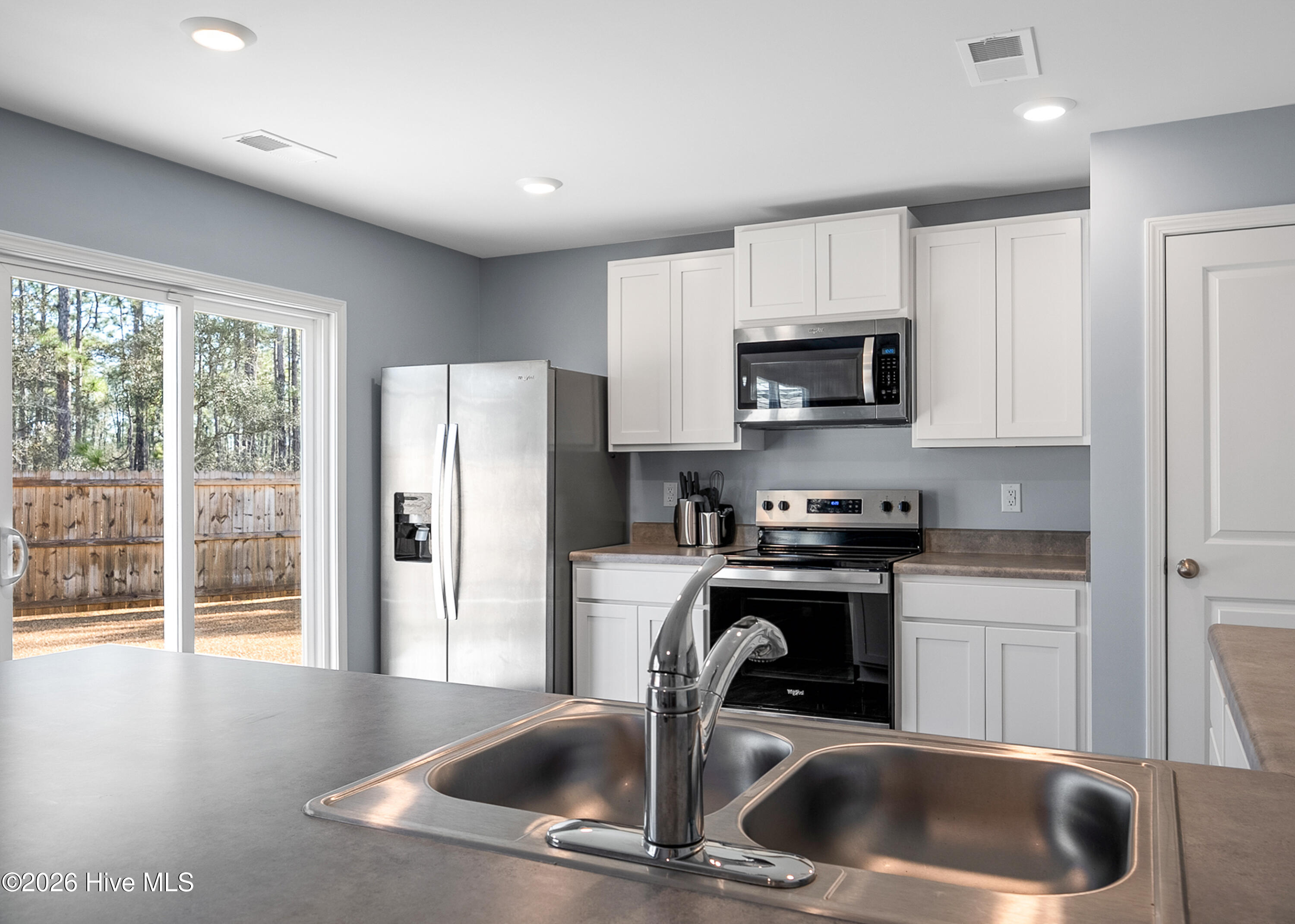 100550400 | Photo 13