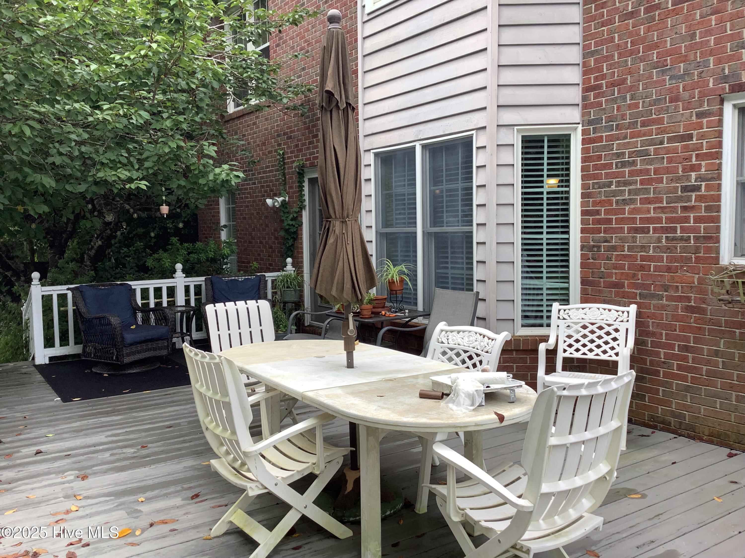 100524390 | Photo 34