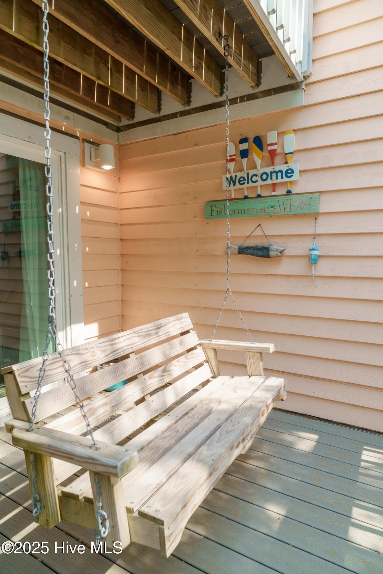 100565403 | Photo 13