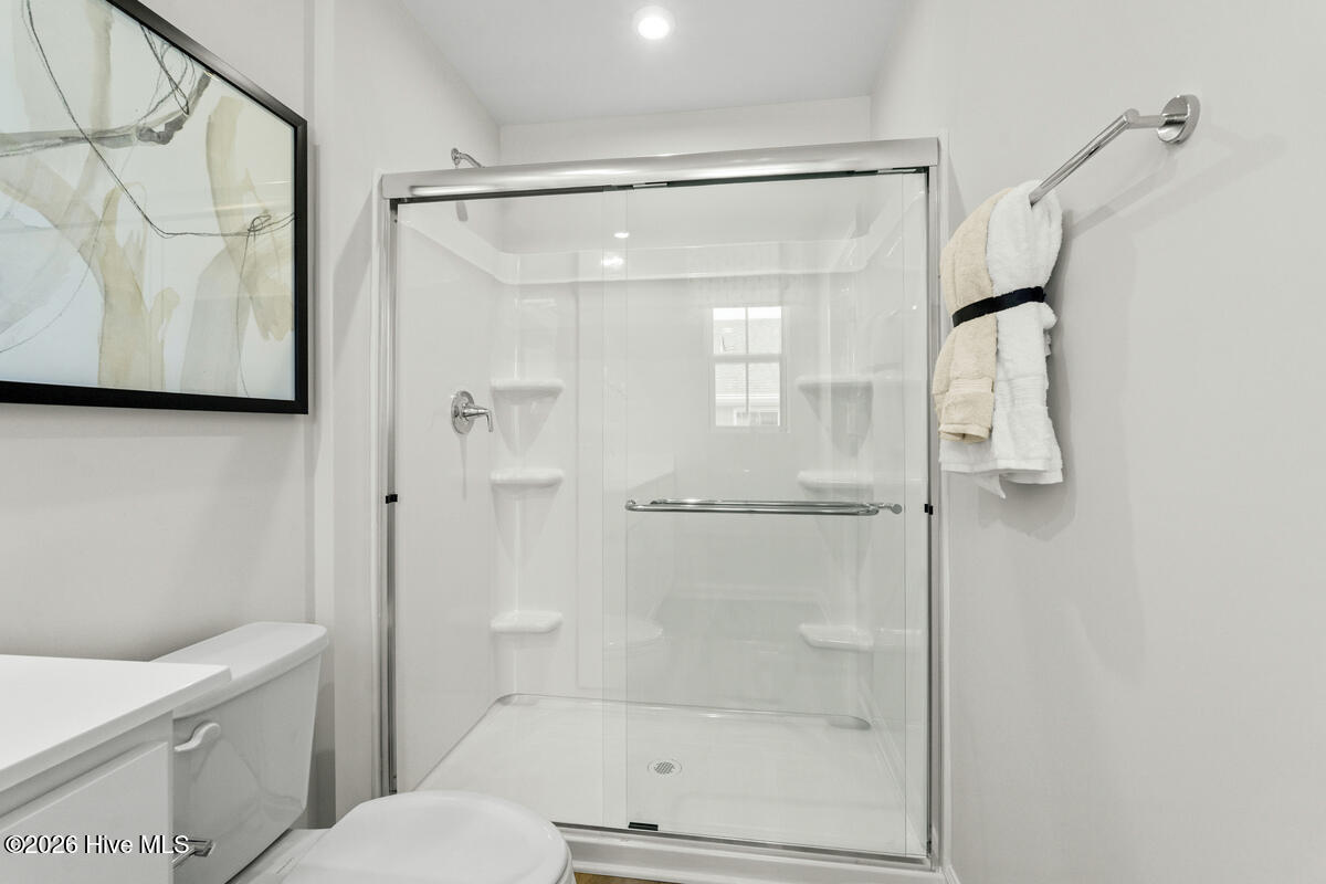 100564045 | Photo 31