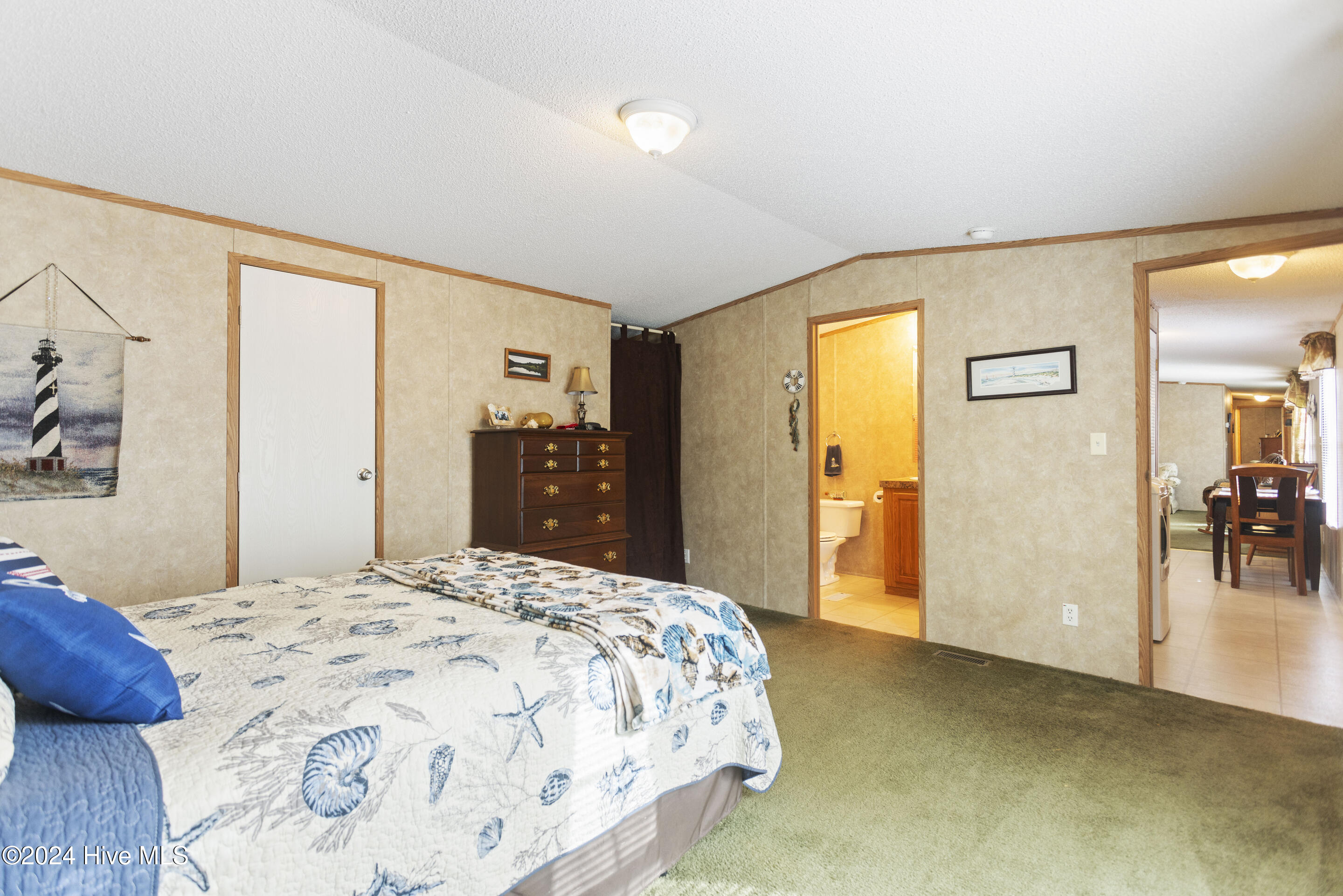 100475199 | Photo 13