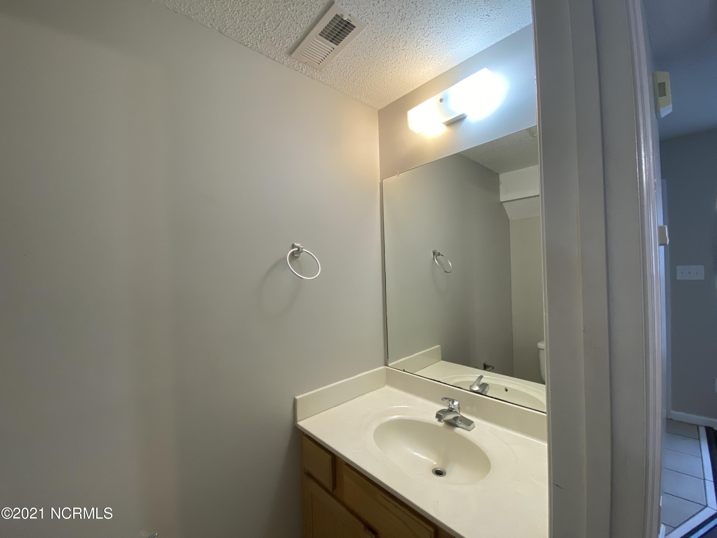 100558123 | Photo 11