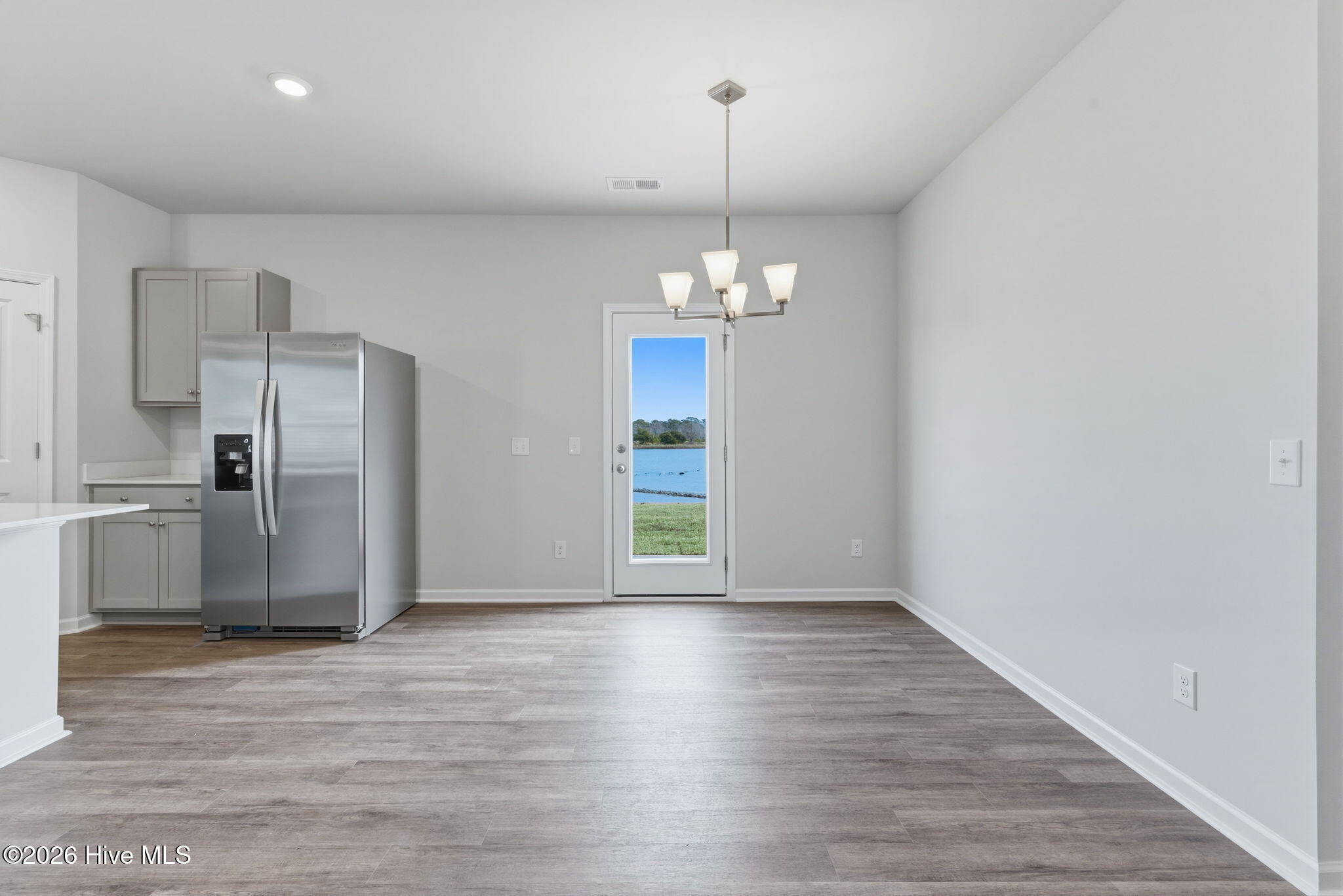 100532613 | Photo 24