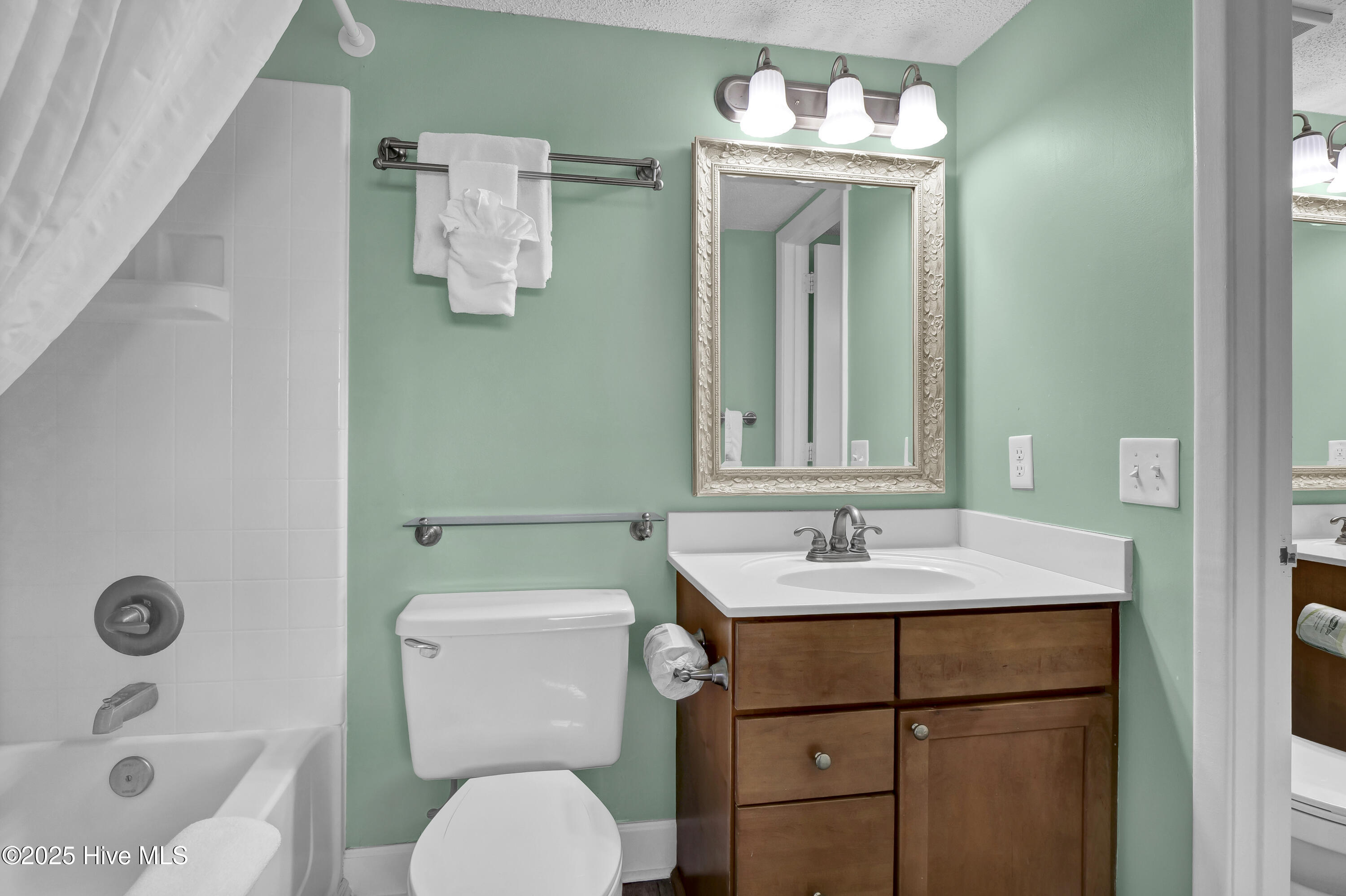 100530116 | Photo 18