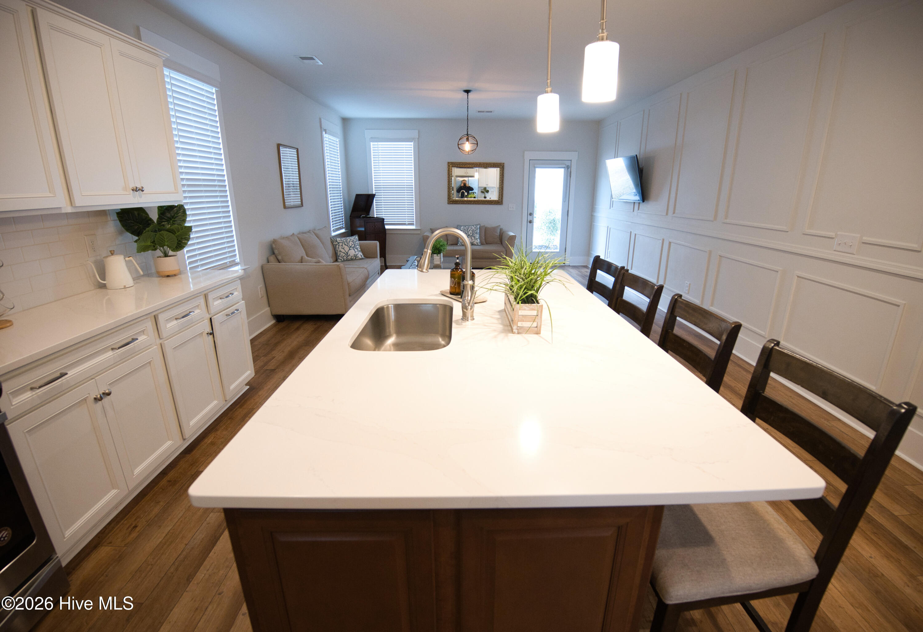 100551337 | Photo 27