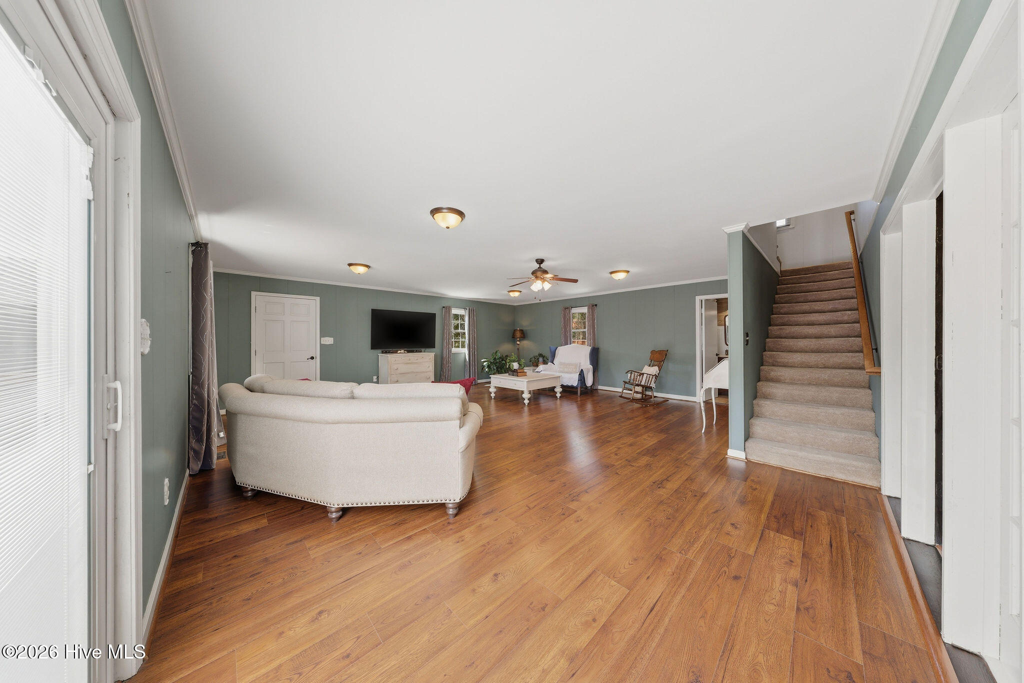 100557788 | Photo 24