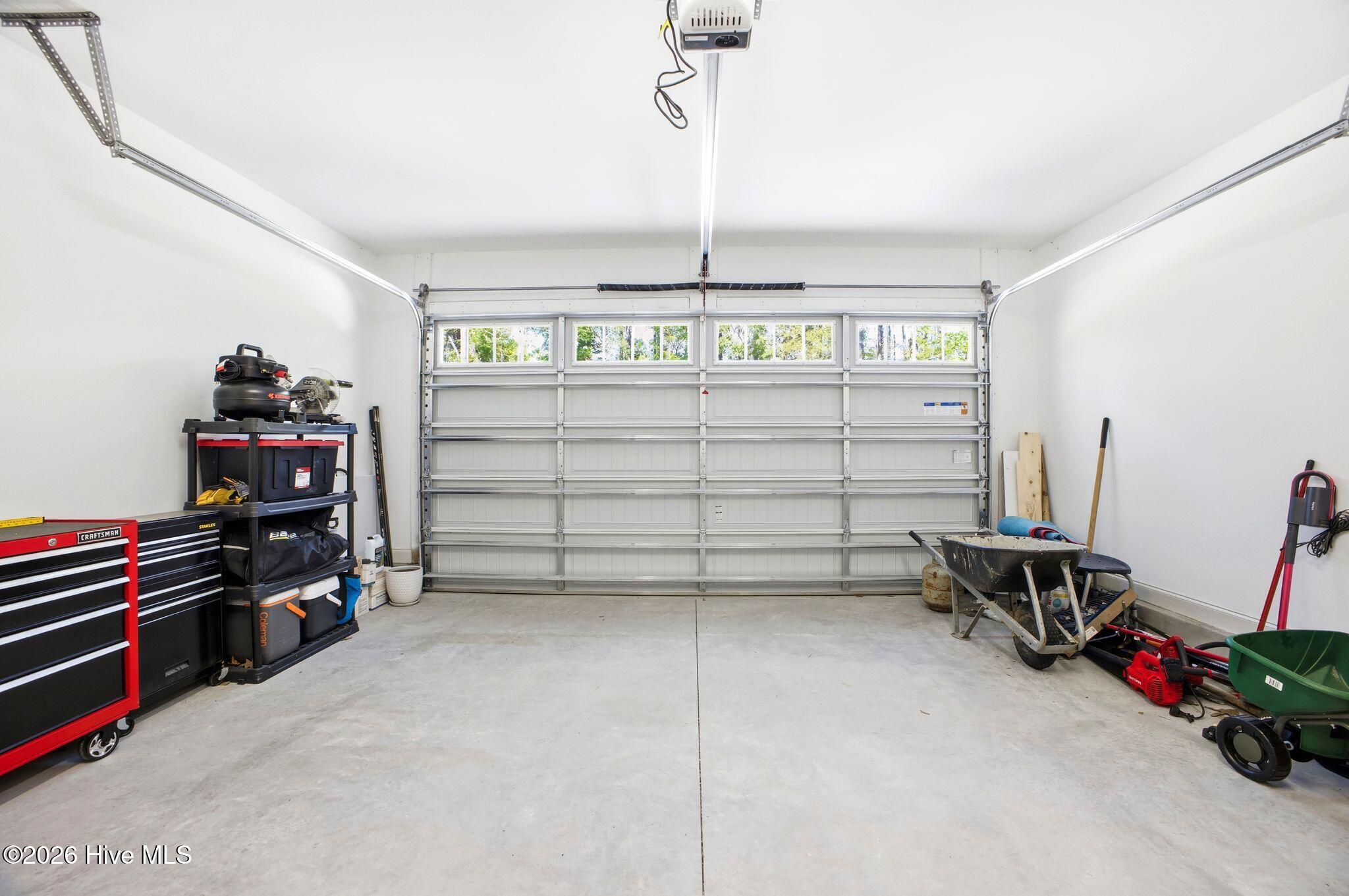 100568135 | Photo 34