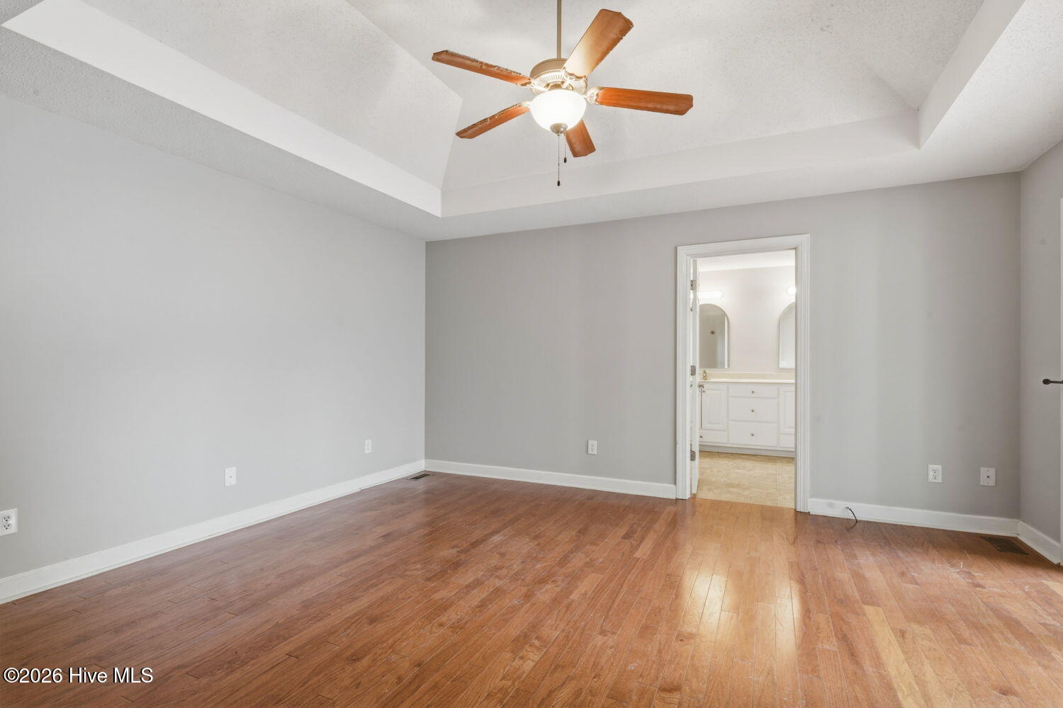 100559475 | Photo 15