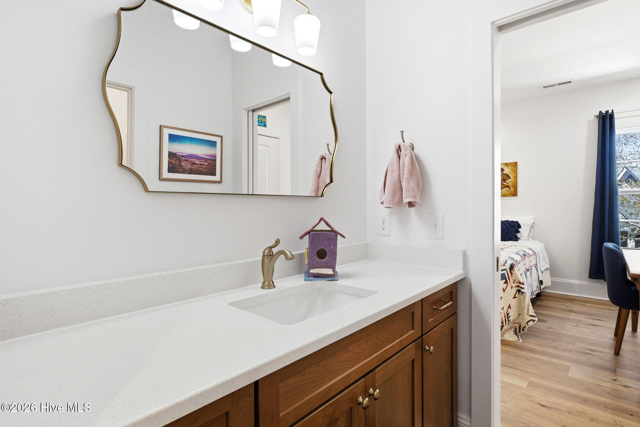 100562076 | Photo 45