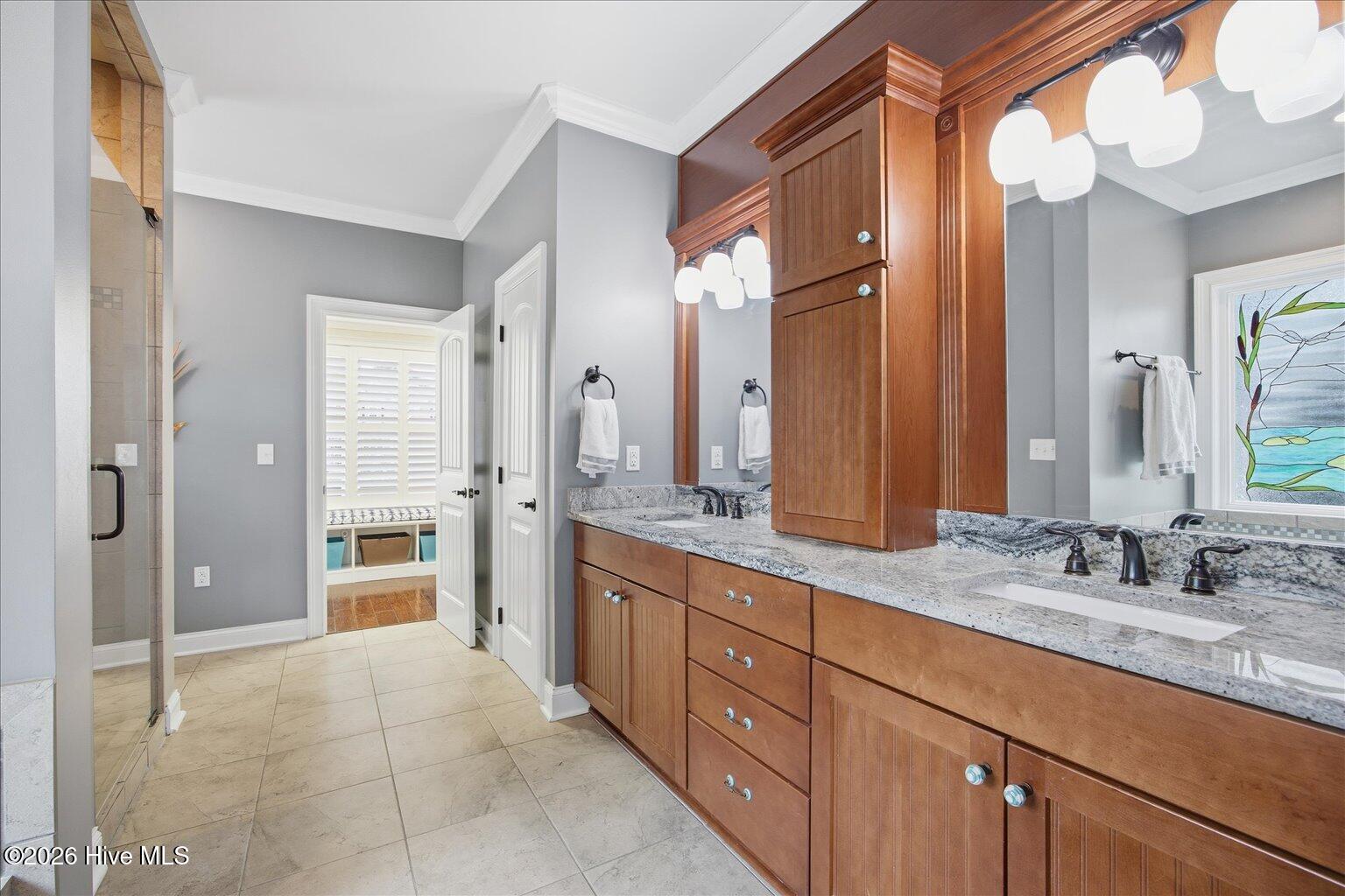 100549757 | Photo 18