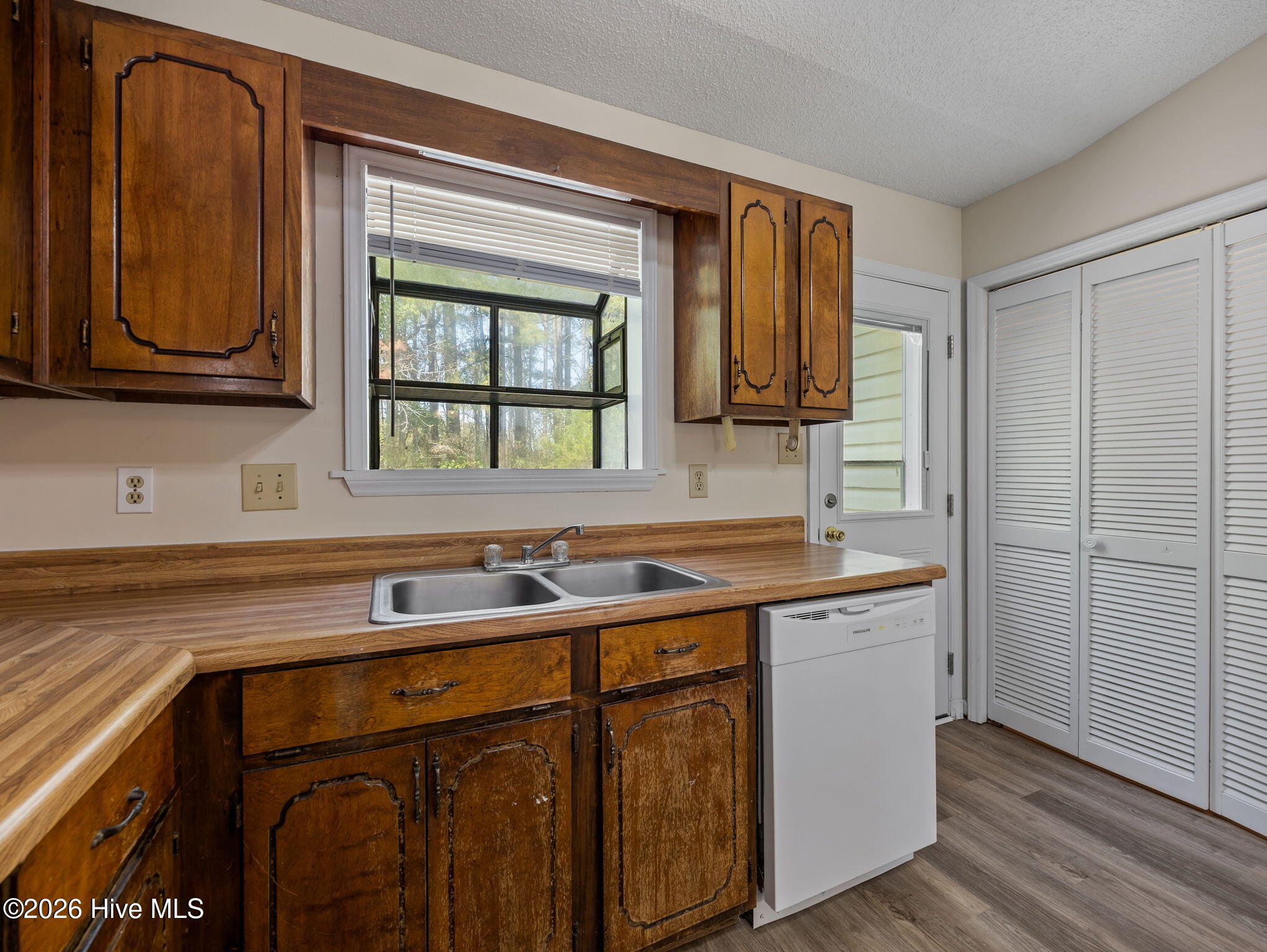 100563578 | Photo 12