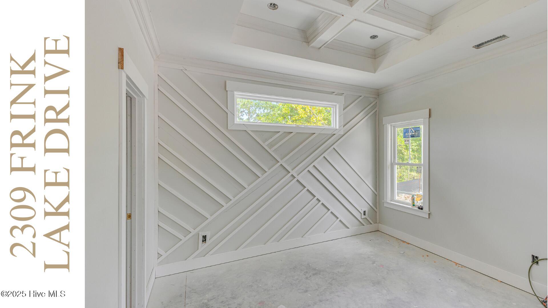 100533069 | Photo 59