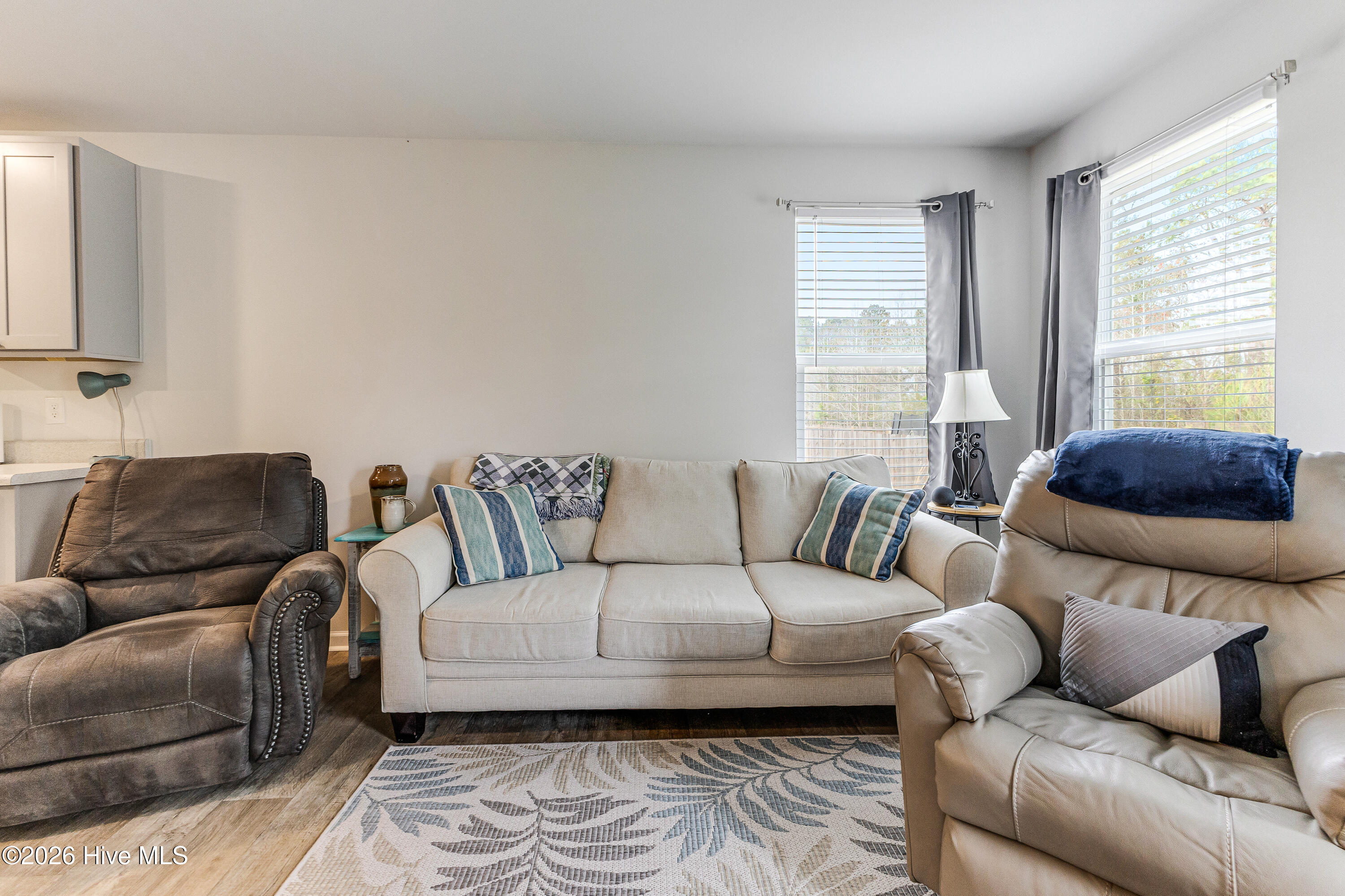 100560906 | Photo 12