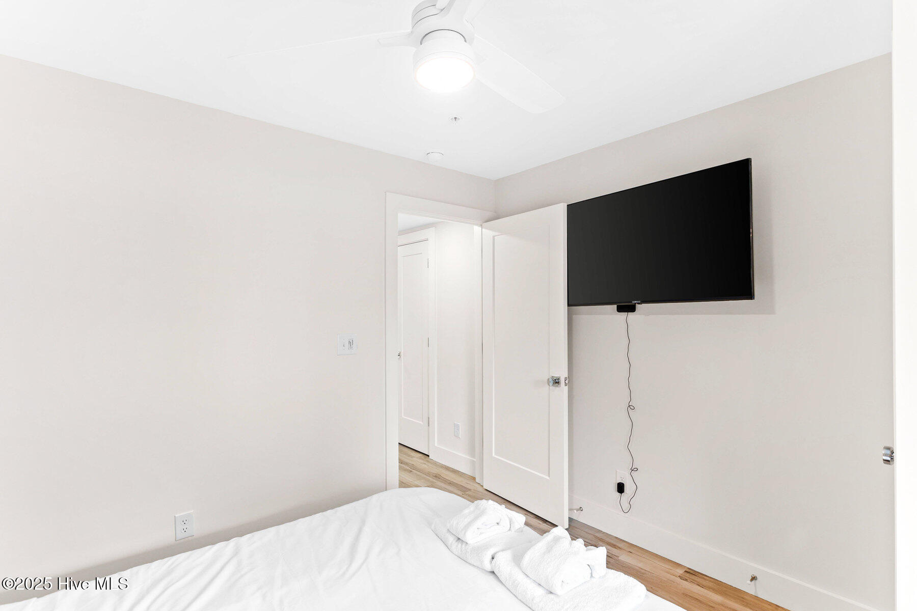 100523204 | Photo 33