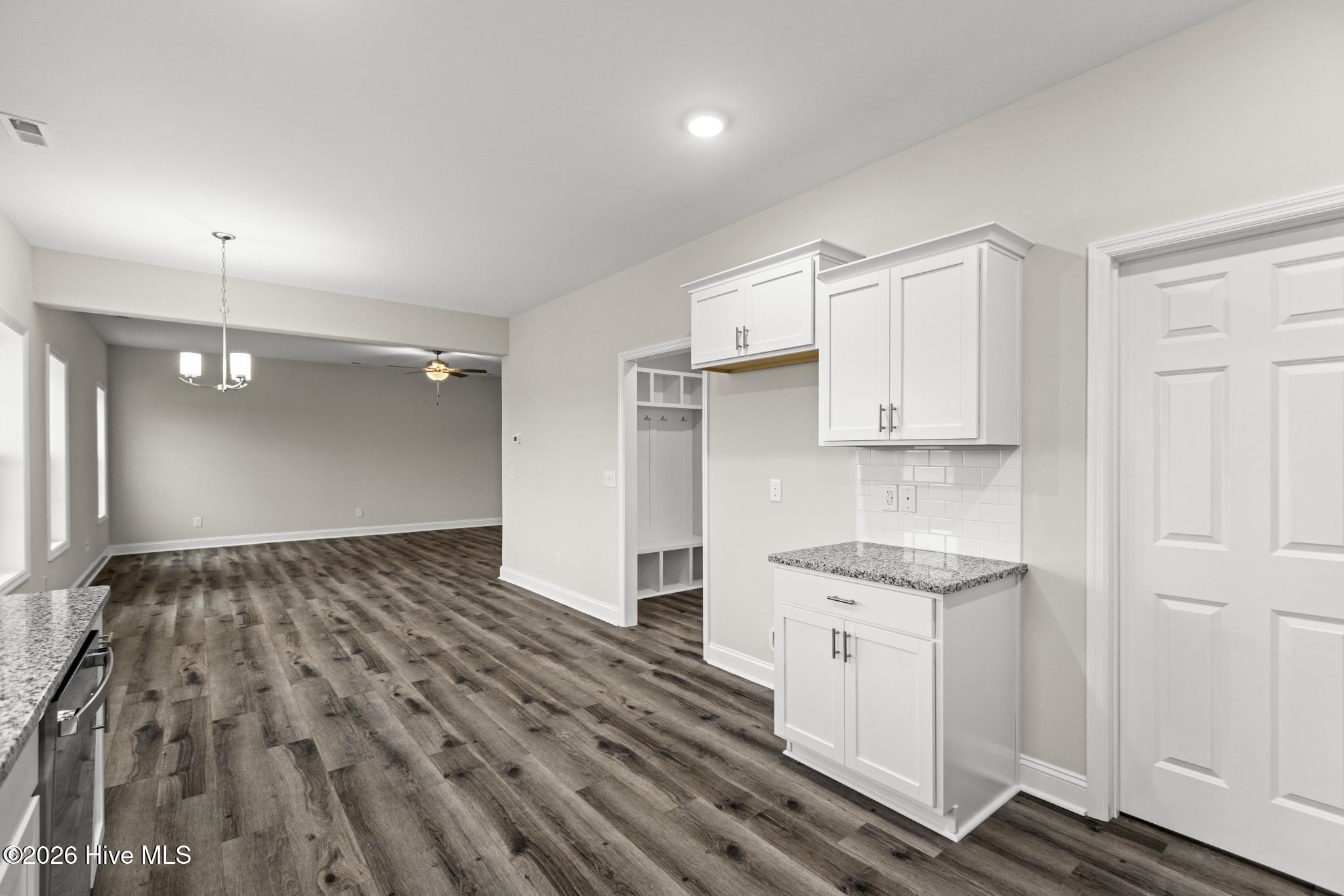 100516178 | Photo 17