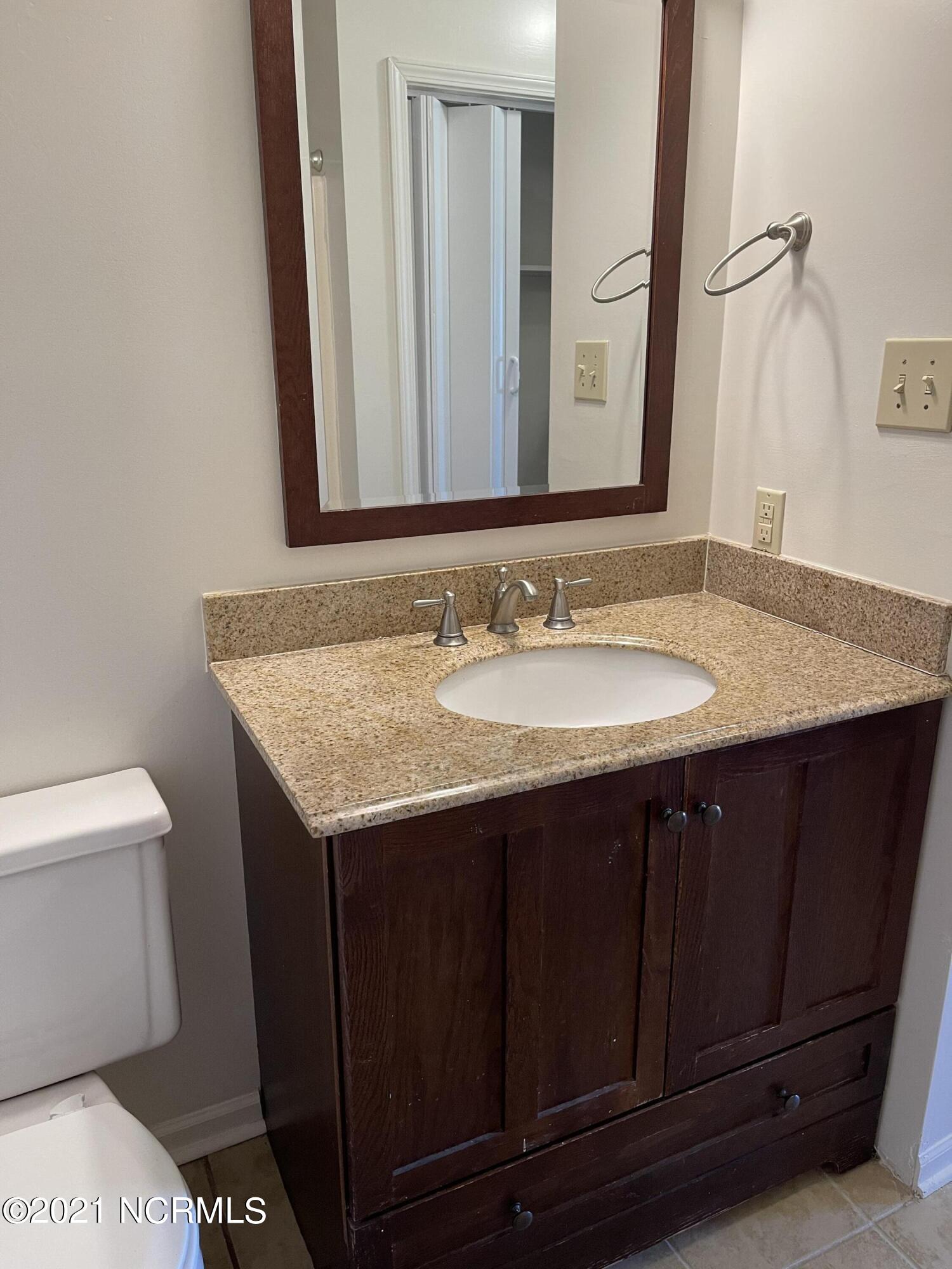 100567469 | Photo 12