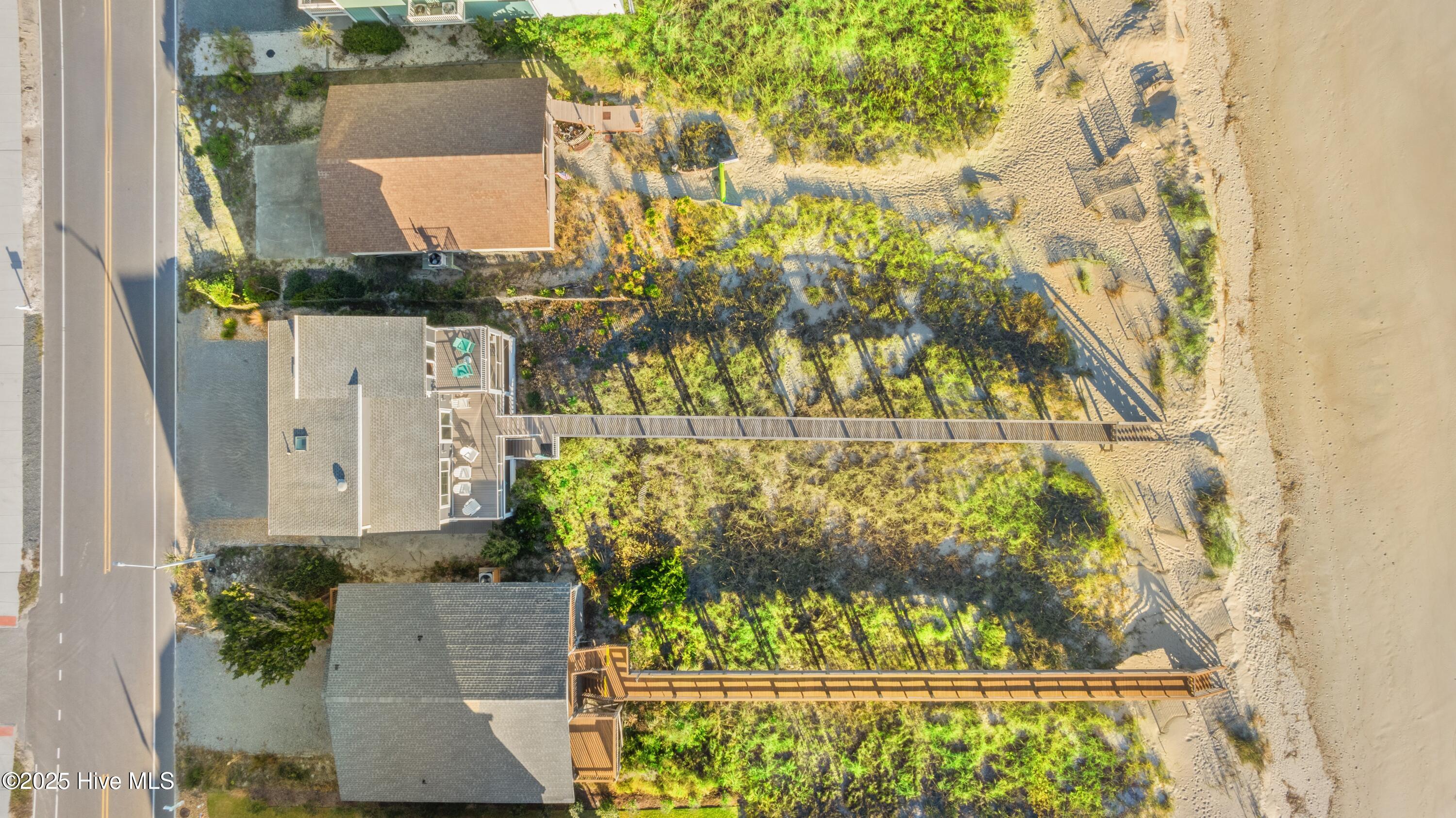 100540283 | Photo 40