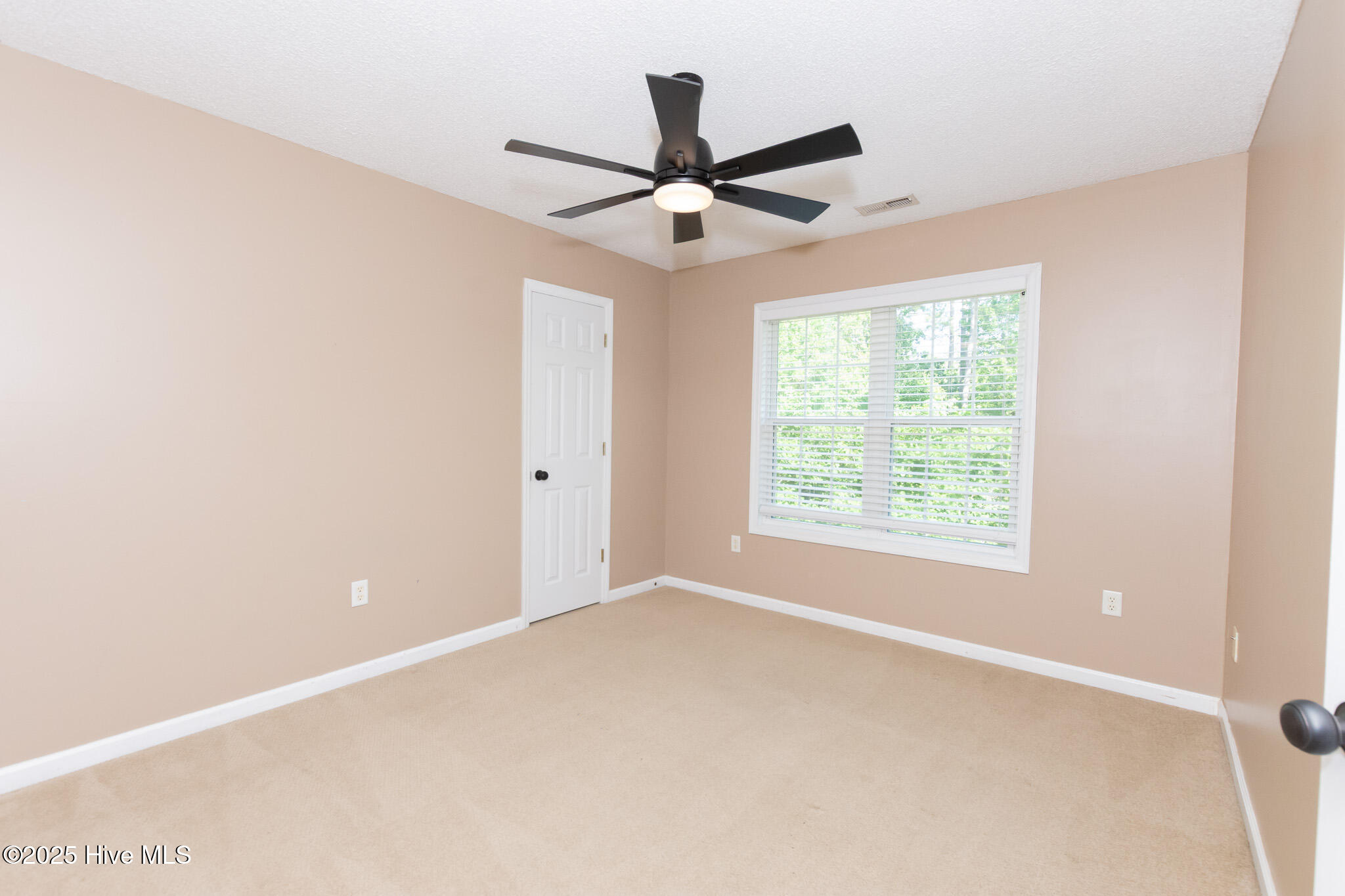 100522001 | Photo 43