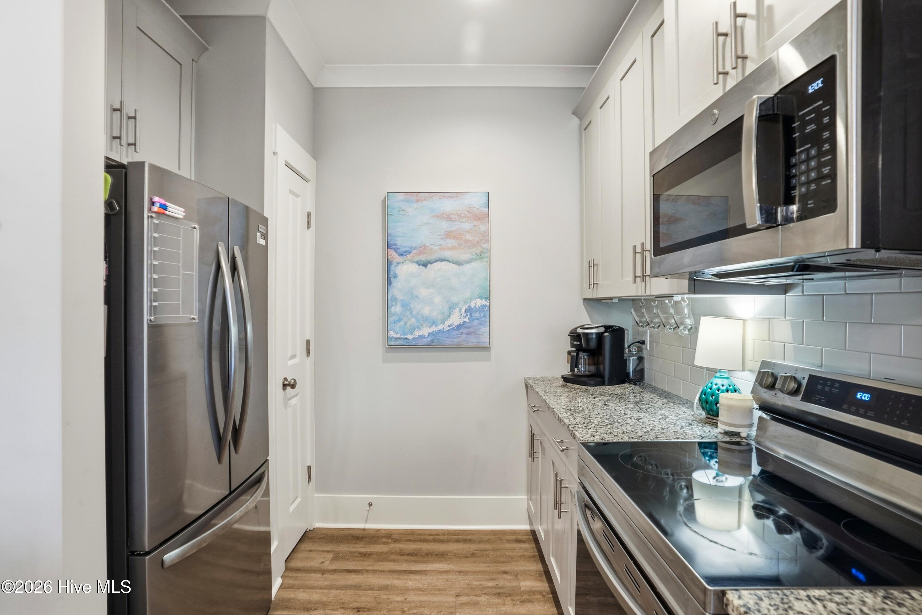 100555182 | Photo 11