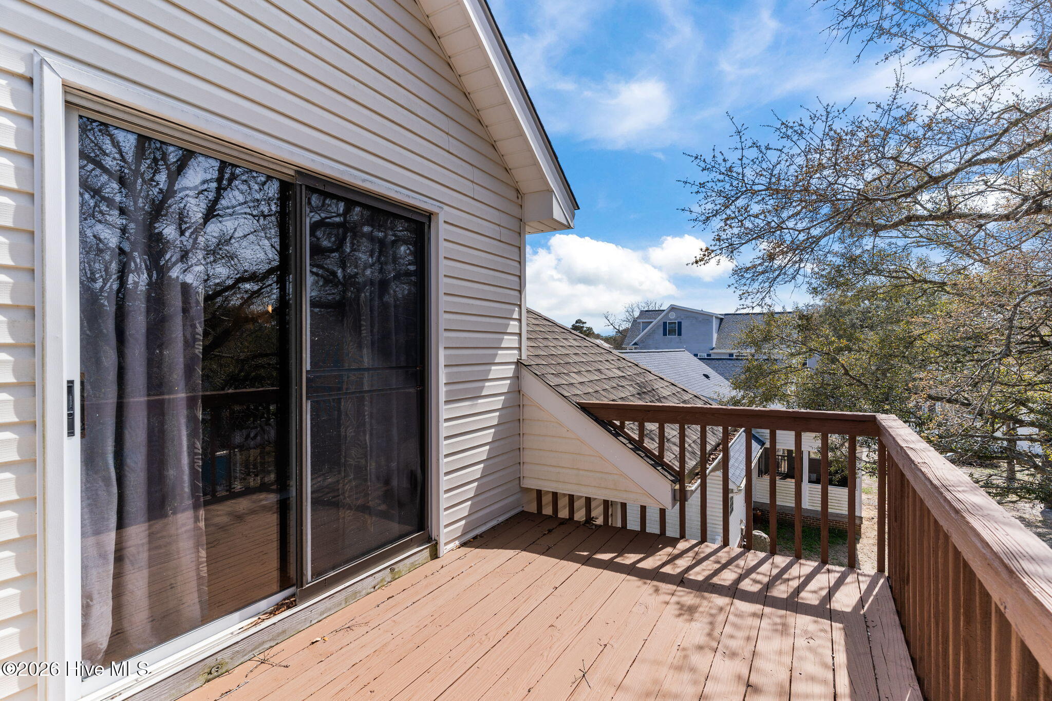 100564458 | Photo 42