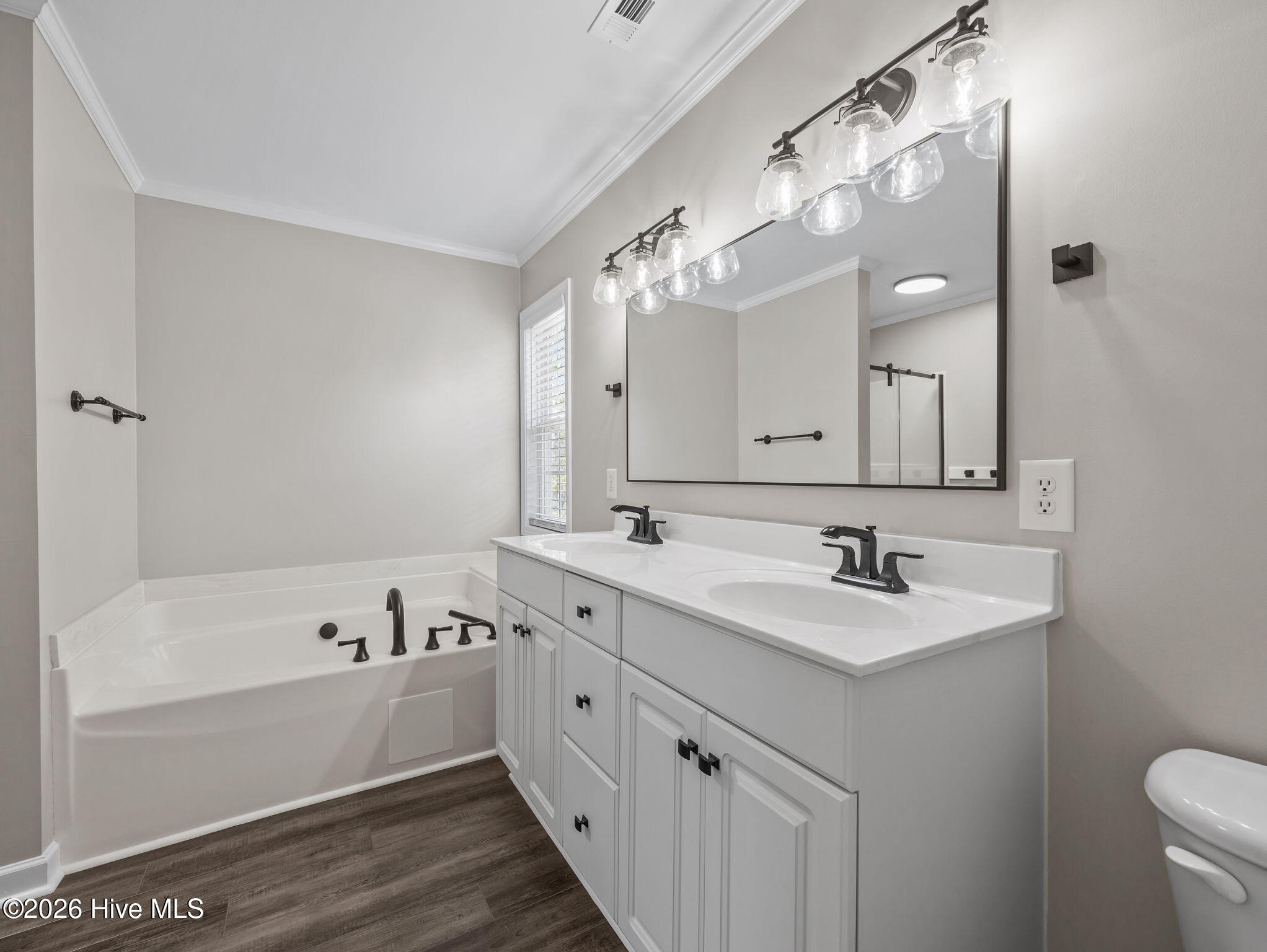 100567456 | Photo 27