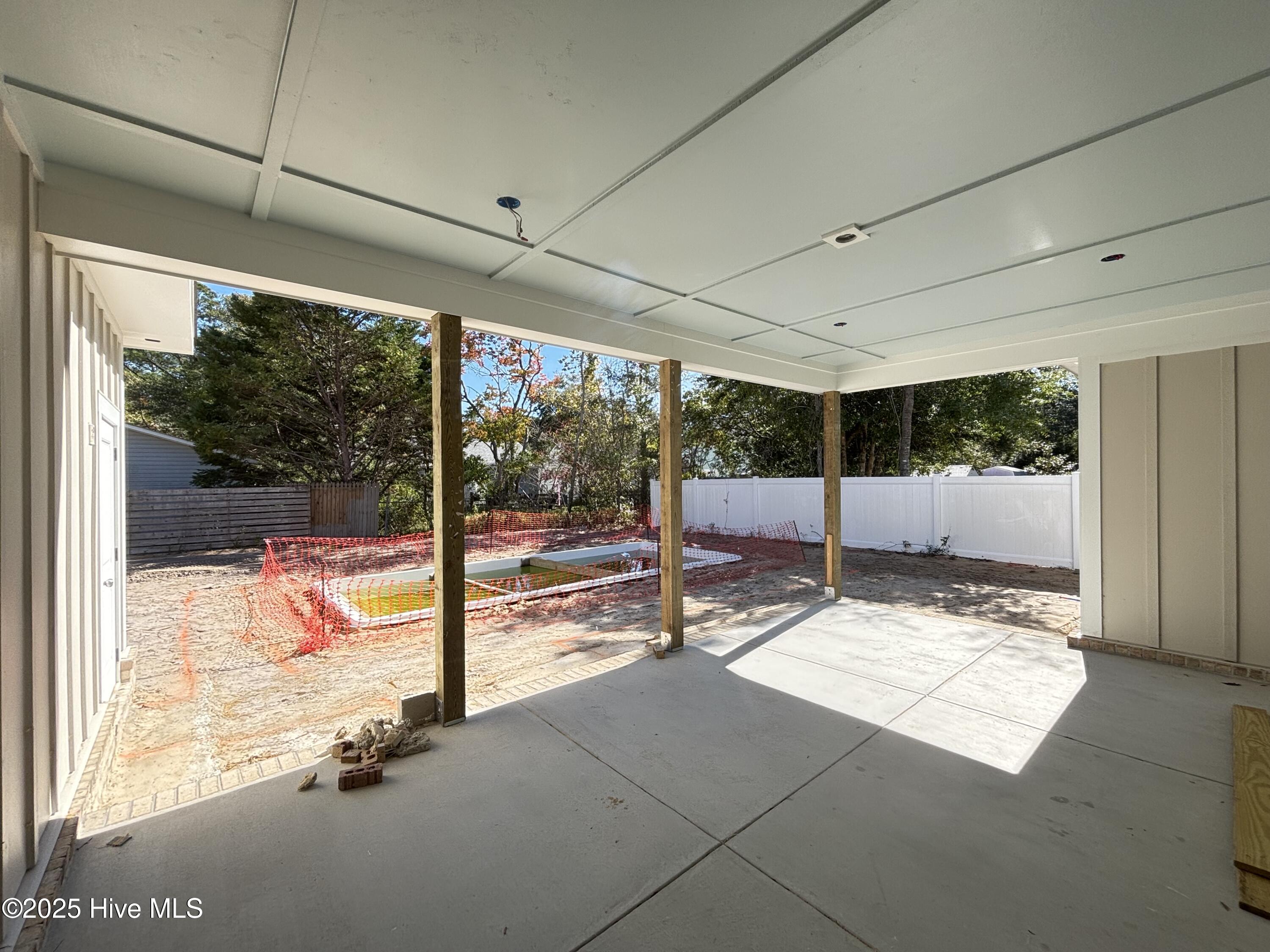 100516675 | Photo 41