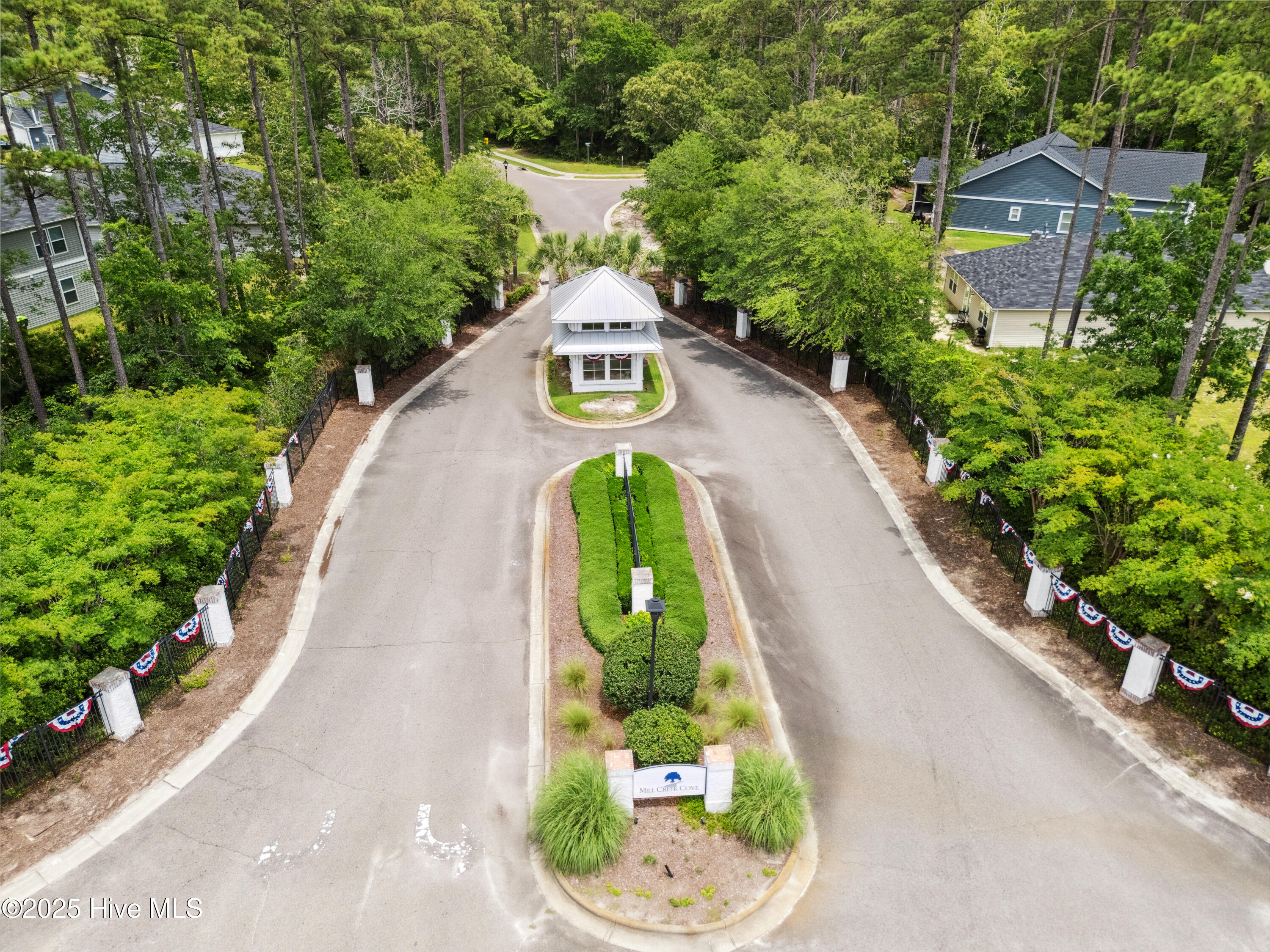 100485279 | Photo 41