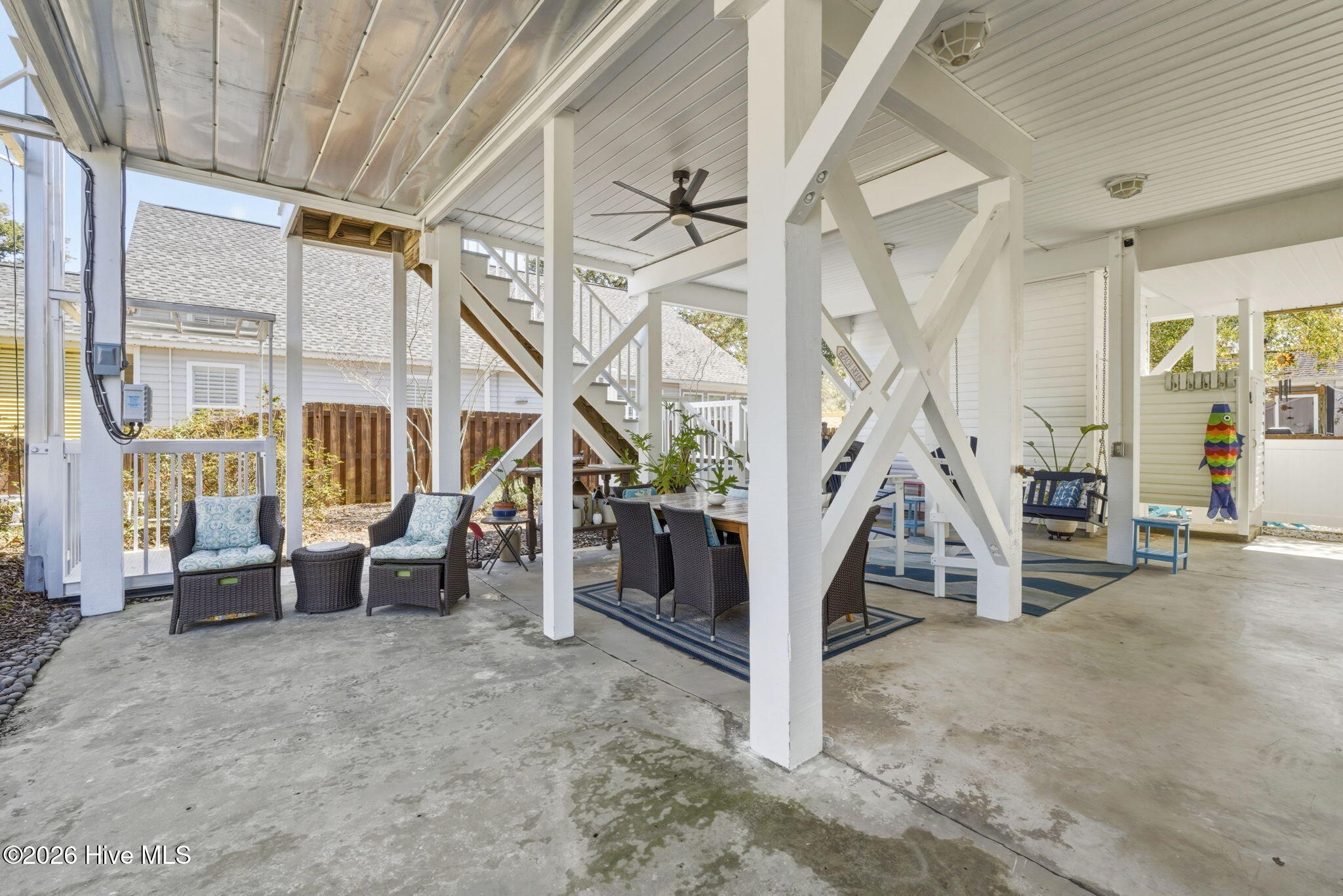 100556182 | Photo 32