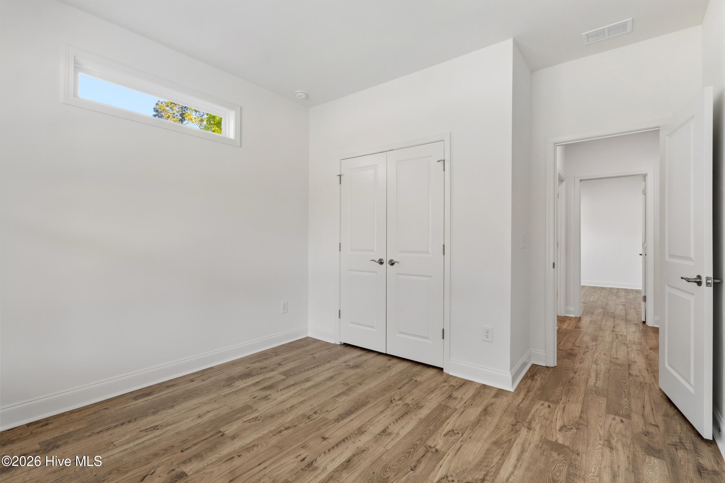 100567721 | Photo 32